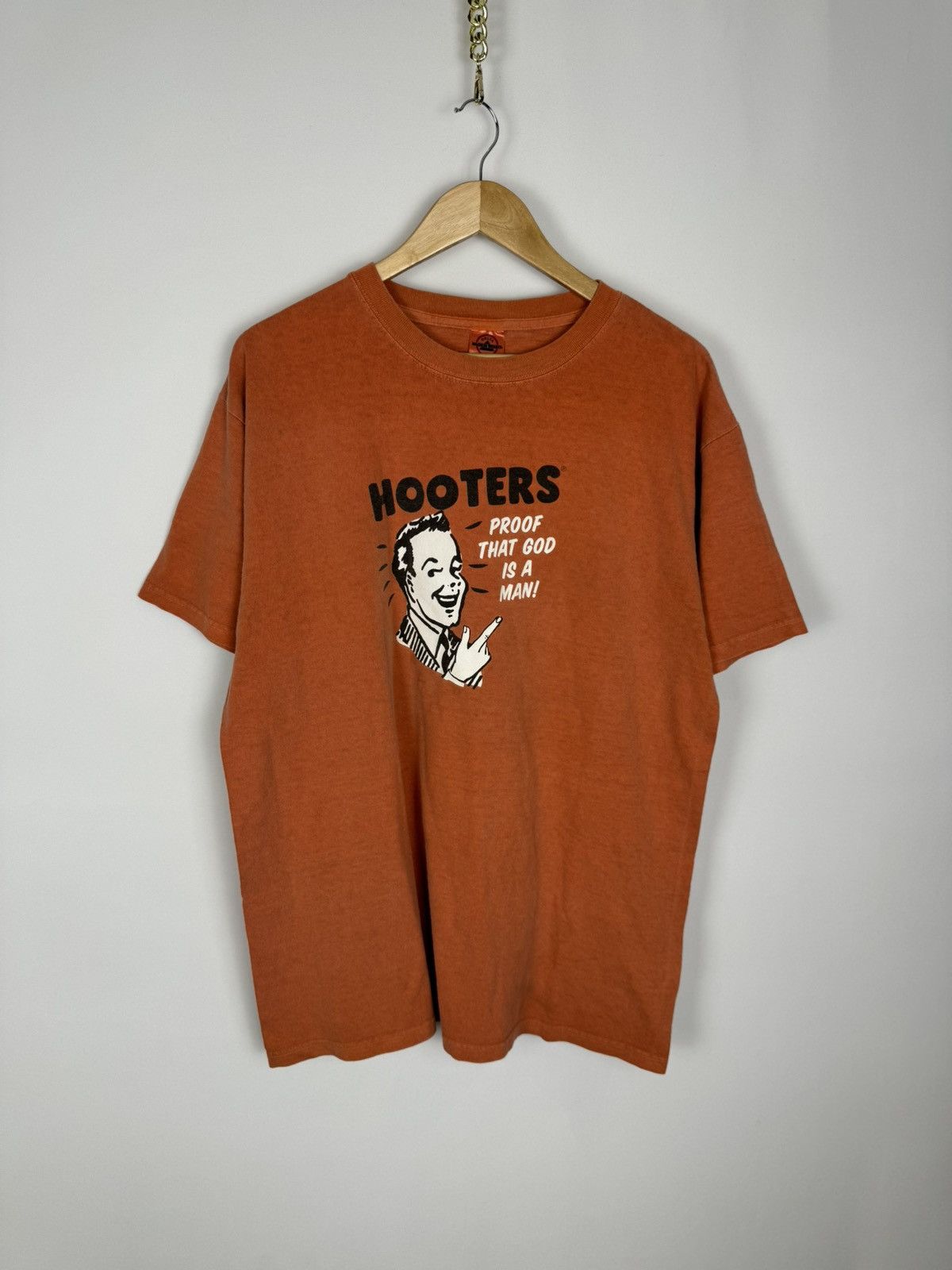 Vintage Vintage Hooters “Proof That God Is a Man!” Tee Size US XL / EU 56 / 4 - 1 Thumbnail