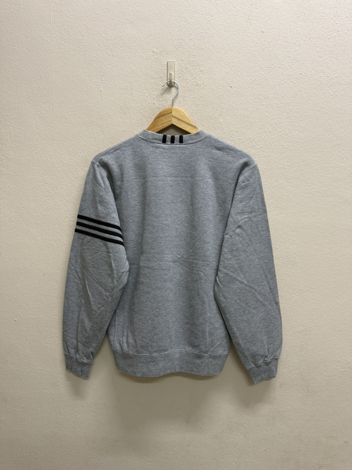 Adidas Vintage Adidas Stripes Crewneck Sweatshirt Size US S / EU 44-46 / 1 - 17 Thumbnail