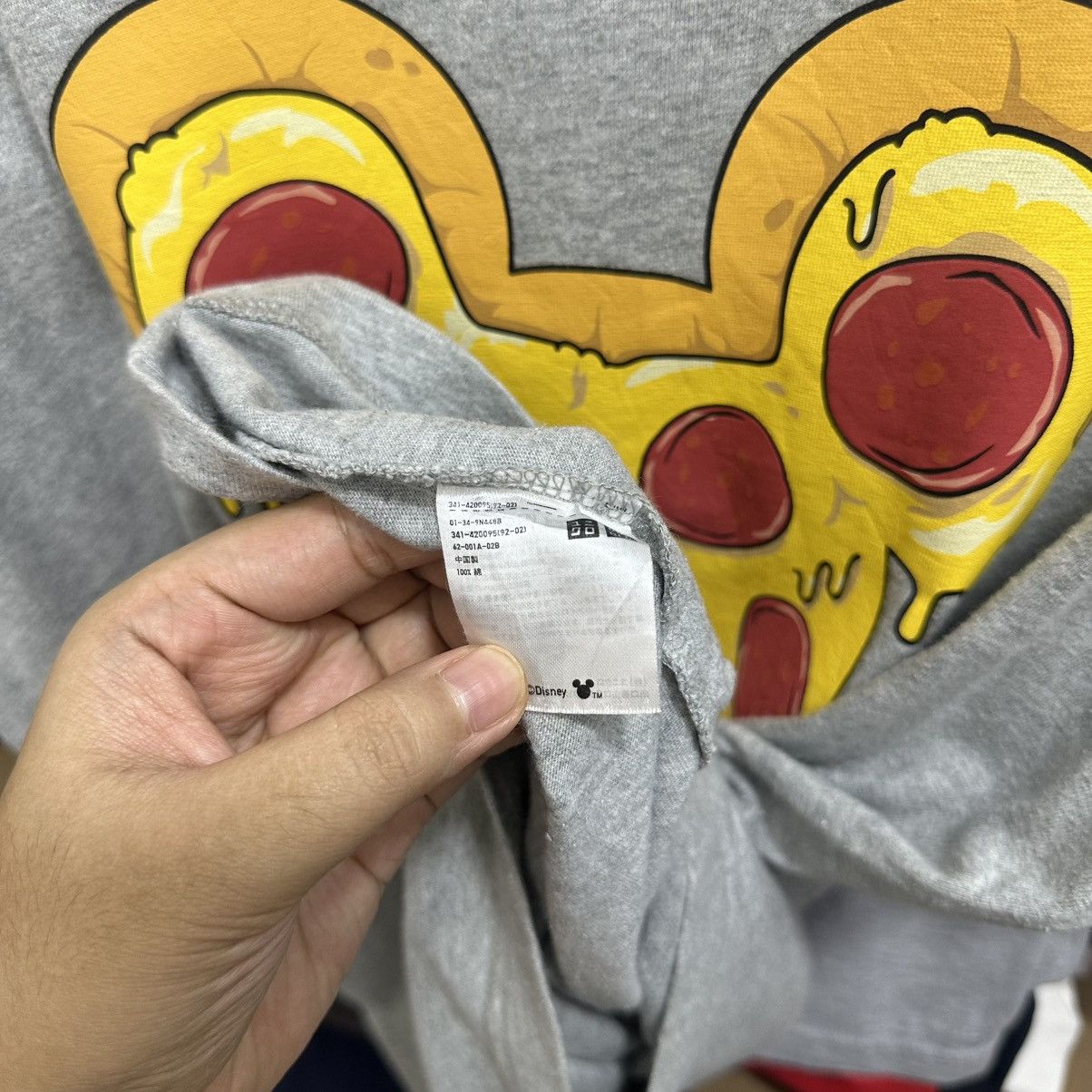 Disney × Uniqlo Rare Uniqlo x Disney Pizza Mickey Tees Size US XL / EU 56 / 4 - 4 Thumbnail