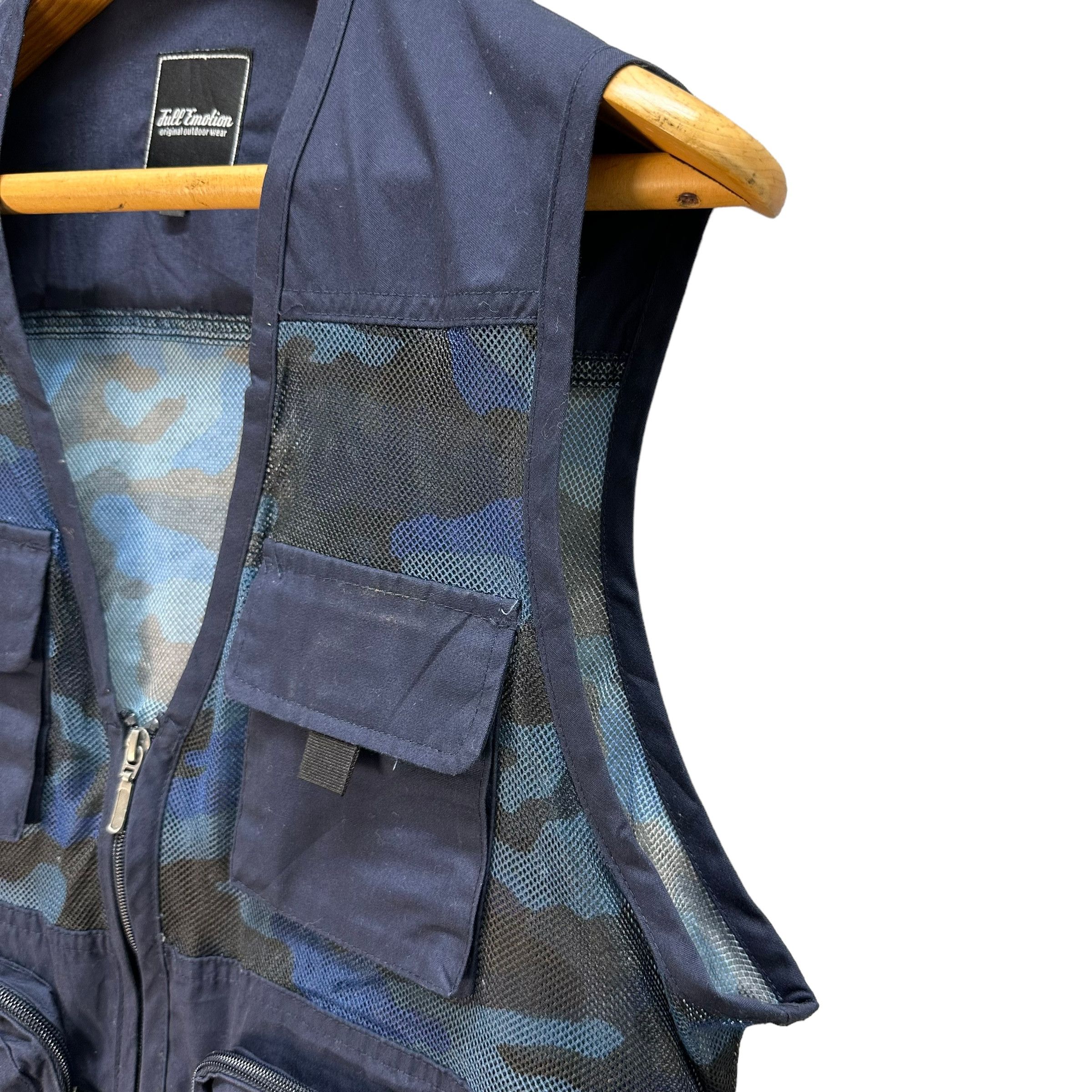 Japanese Brand FULL EMOTION Blue Camo Utility Mesh Vest #A3-0073 Size US M / EU 48-50 / 2 - 5 Thumbnail