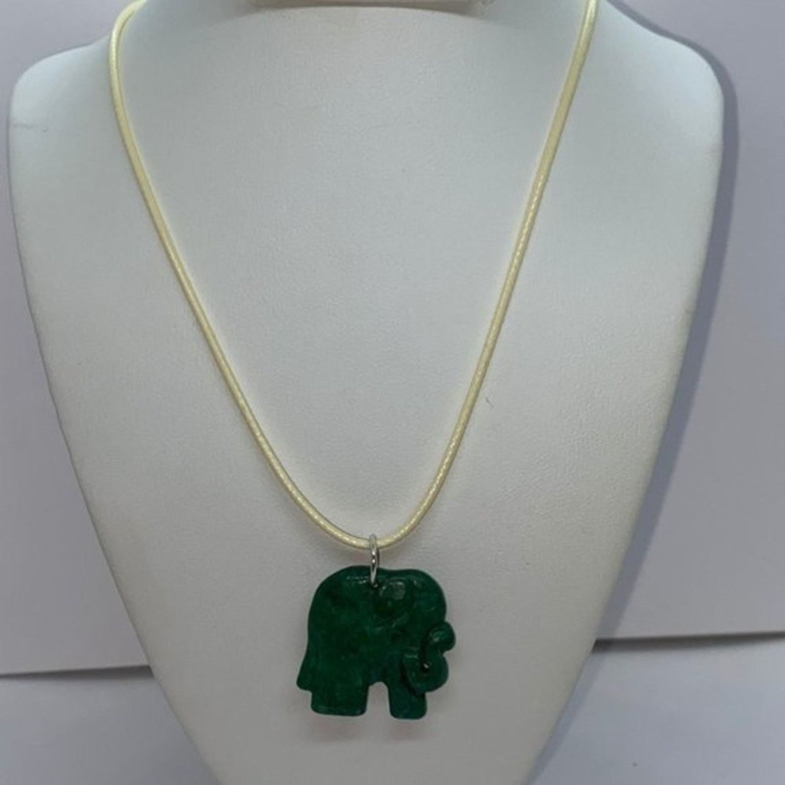 Handmade Handmade Cream Wax Green Elephant Necklace Size ONE SIZE - 1 Thumbnail