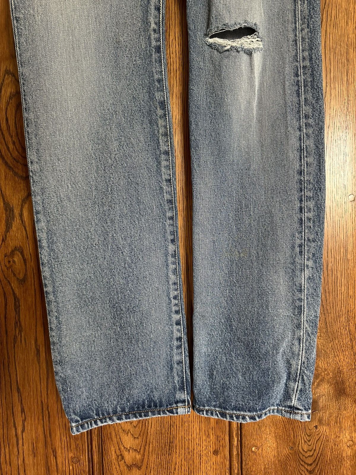 Saint Laurent Paris SS20 Saint Laurent distressed blue crash slim jeans 31 rip Size US 31 - 13 Thumbnail