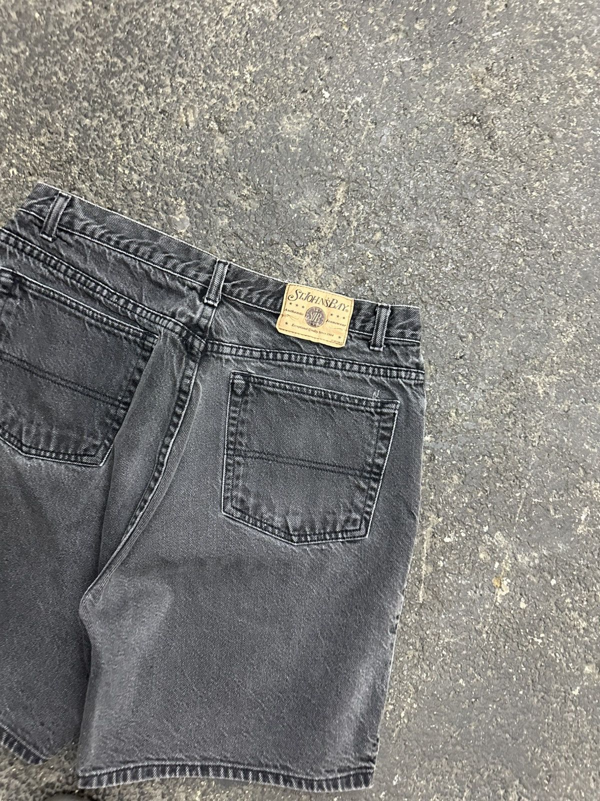 Vintage Y2K black baggy jorts Size US 35 - 4 Thumbnail
