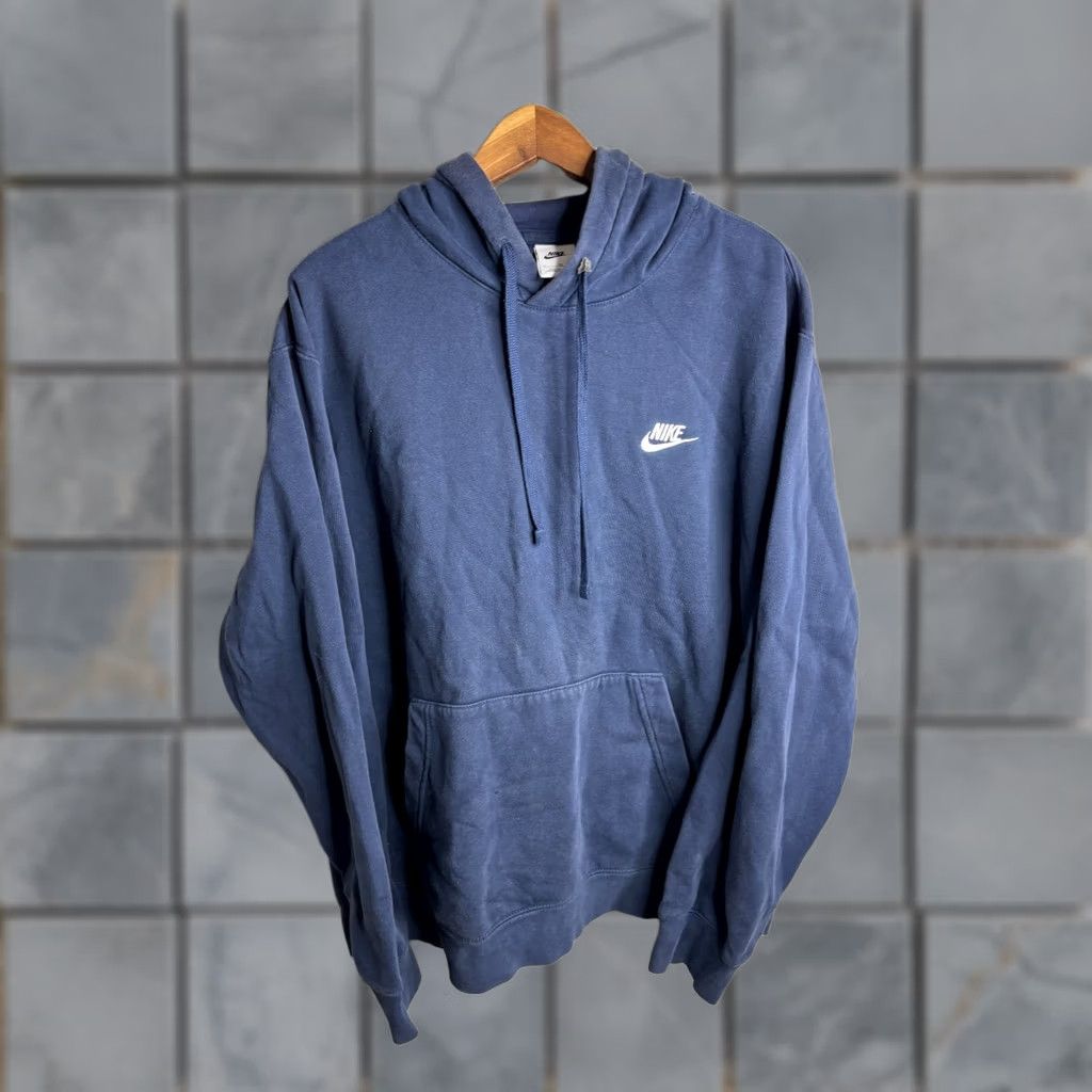 Nike Nike Hoodie XL Navy Club Fleece Pullover Embroidered Swoosh BV2654-410 Mens Size US XL / EU 56 / 4 - 1 Thumbnail