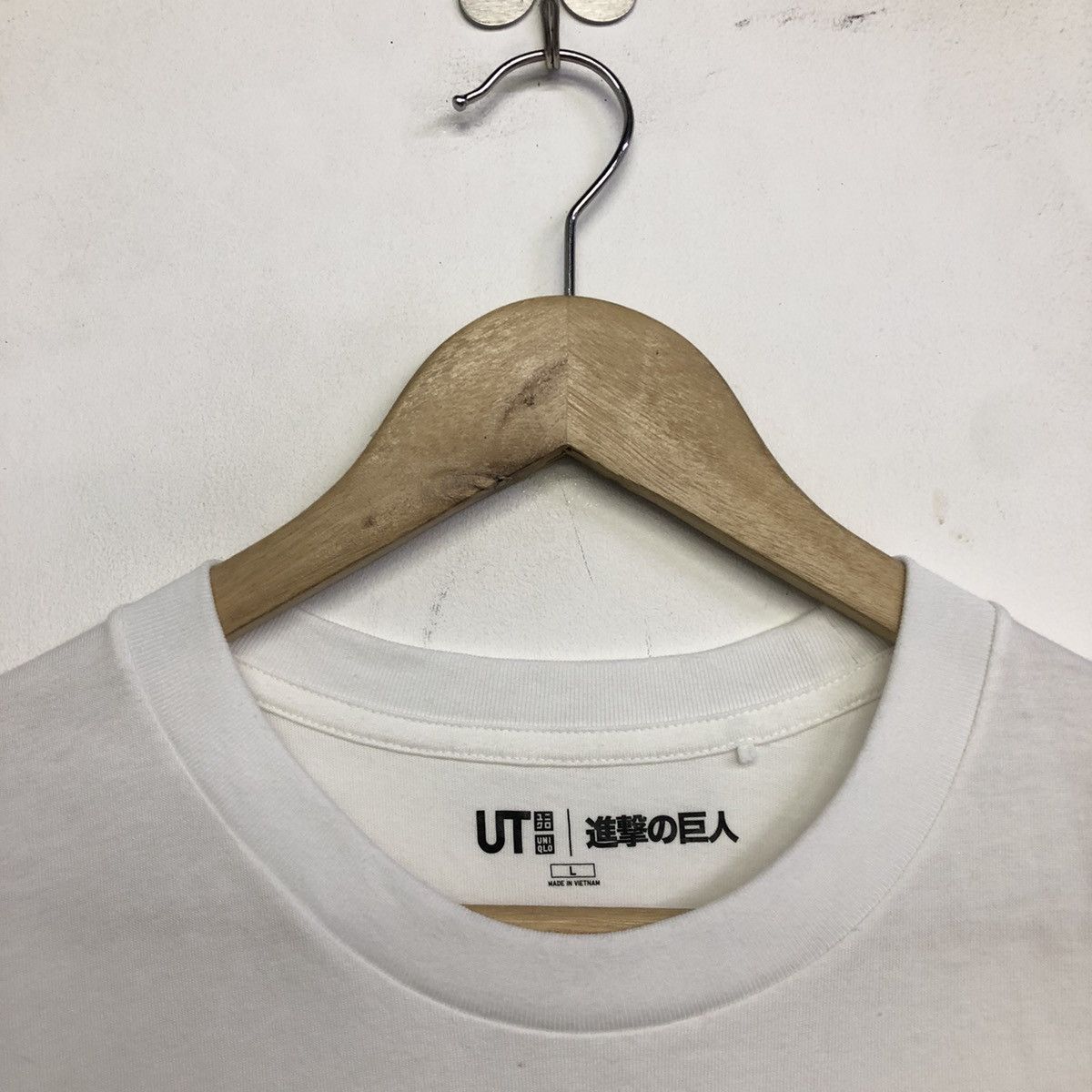 Anime Uniqlo X Attack On Titan Levi Anime Graphic Tshirt Size US L / EU 52-54 / 3 - 4 Thumbnail