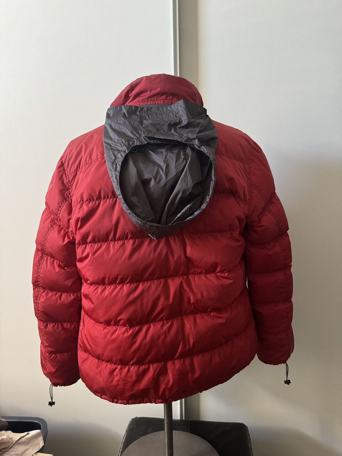 Prada Prada Sport Linea Rossa down-filled two-tone puffer jacket Size US M / EU 48-50 / 2 - 8 Thumbnail