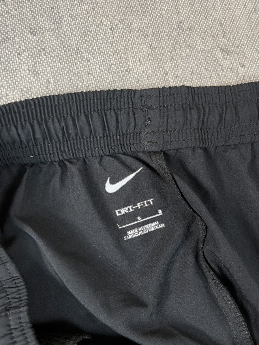 Nike Nike Dri-Fit black light track pants Size US 34 / EU 50 - 7 Thumbnail