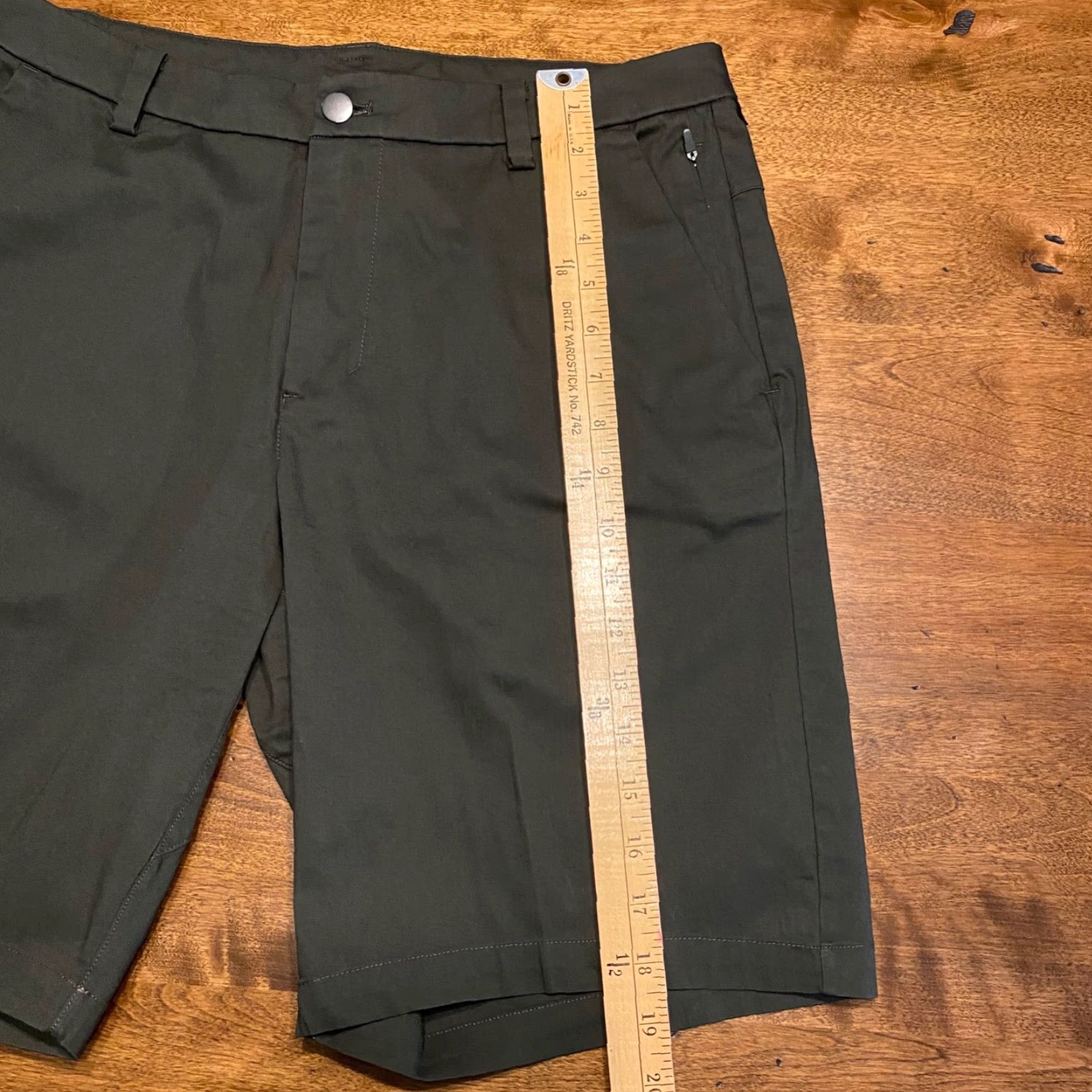 Lululemon Lululemon Commission Shorts Mens 32 Forest Pine Green Relaxed Chino 9" Khakis Mens Size US 32 / EU 48 - 6 Thumbnail