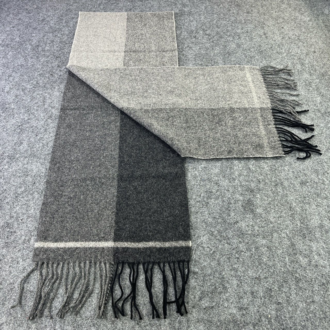 Japanese Brand Takeo Kikuchi Scarf/Muffler/Neckwear T481 Size ONE SIZE - 2 Thumbnail