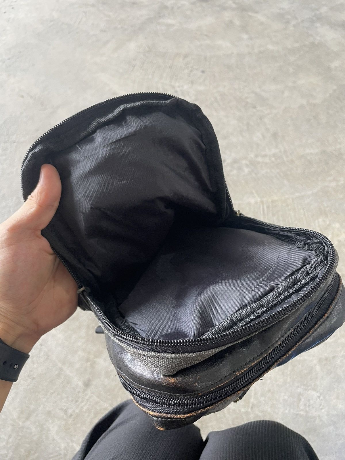 Japanese Brand × Seditionaries Fabric Connection Chrome CH Heart Crest Sling Bag Size ONE SIZE - 7 Thumbnail