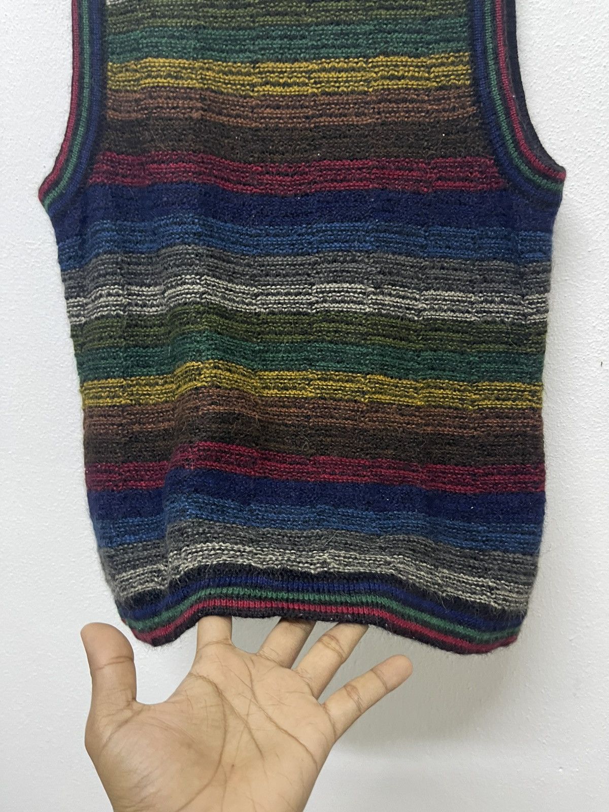 Vintage 1990s ROYAL ALPACA MULTICOLOUR KNIT BUTTON VEST RARE Size US S / EU 44-46 / 1 - 12 Thumbnail