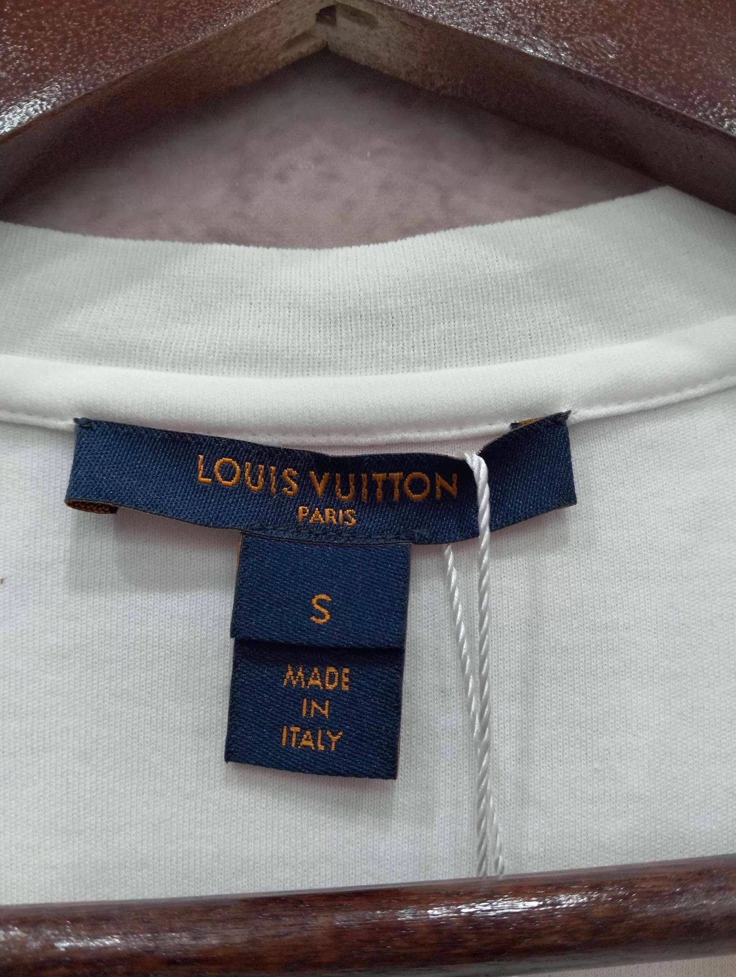 Louis Vuitton LV White Badge Pocket Embroidered Short Sleeve T-shirt S Size S / US 4 / IT 40 - 4 Thumbnail