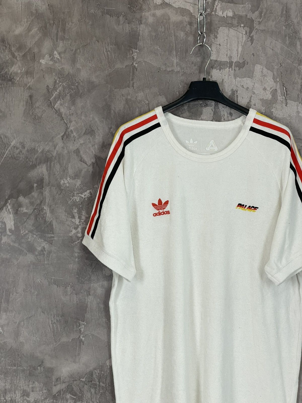 Adidas × Palace Palace & Adidas Rare 2018s T-shirt Men’s Size L Hype Size US L / EU 52-54 / 3 - 3 Thumbnail