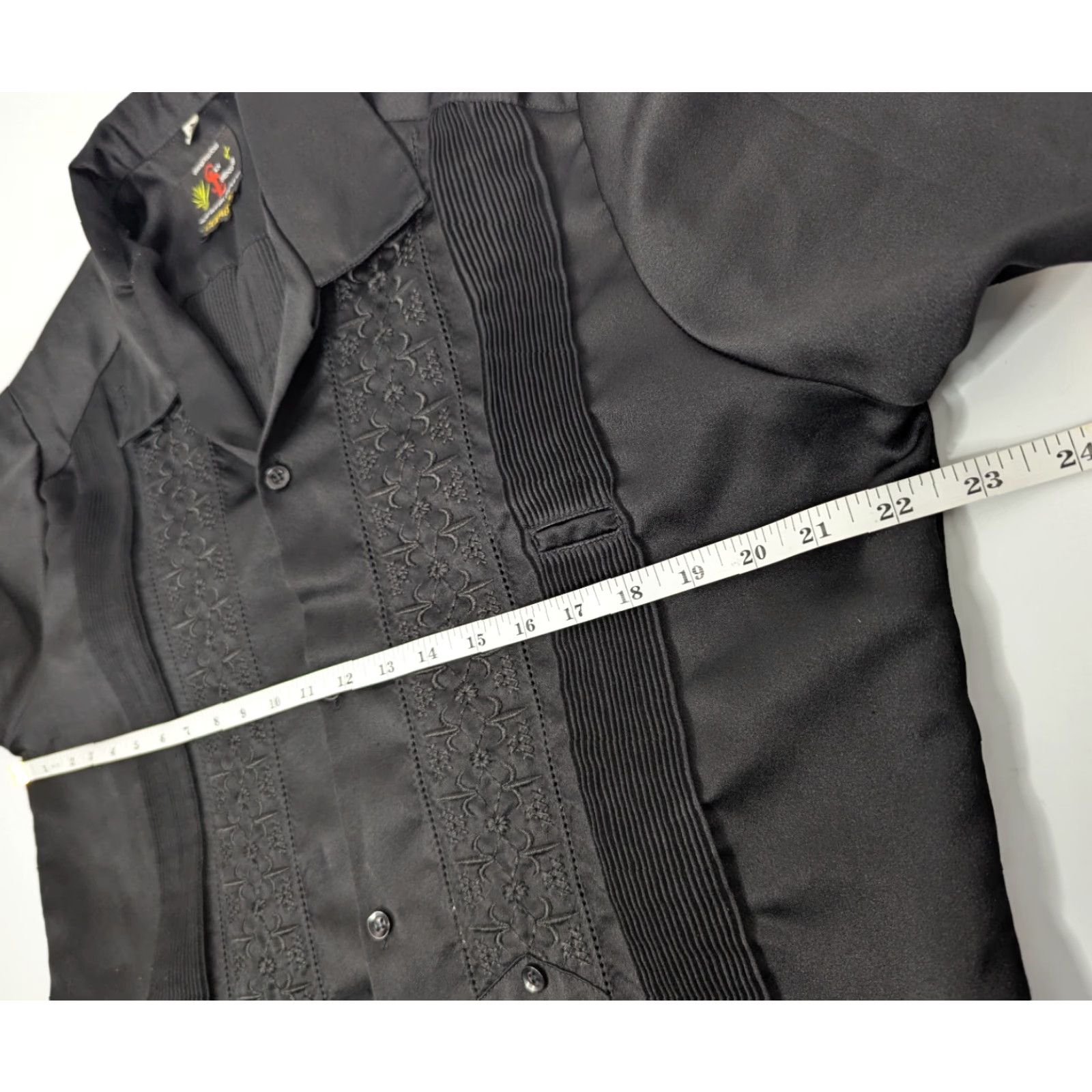 Vintage VINTAGE Guayabera San Lorenzo Copacabana Men's Black Cigar Pocket Shirt Size 38 Size US M / EU 48-50 / 2 - 6 Thumbnail