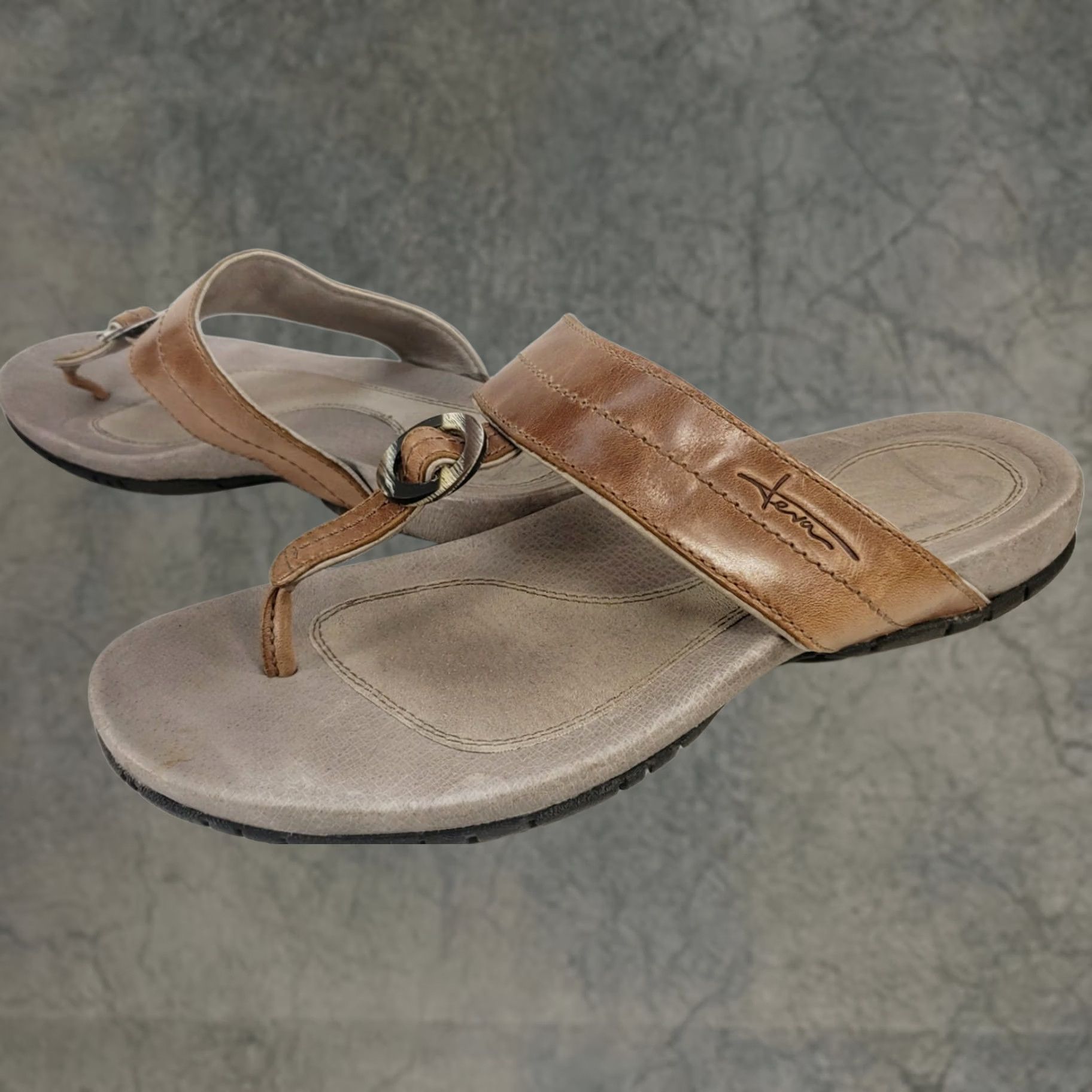 Teva Teva Keelie Women's Sandals Flip Flops Size 8M Brown Leather Casual Thong Size US 8 / IT 38 - 1 Thumbnail