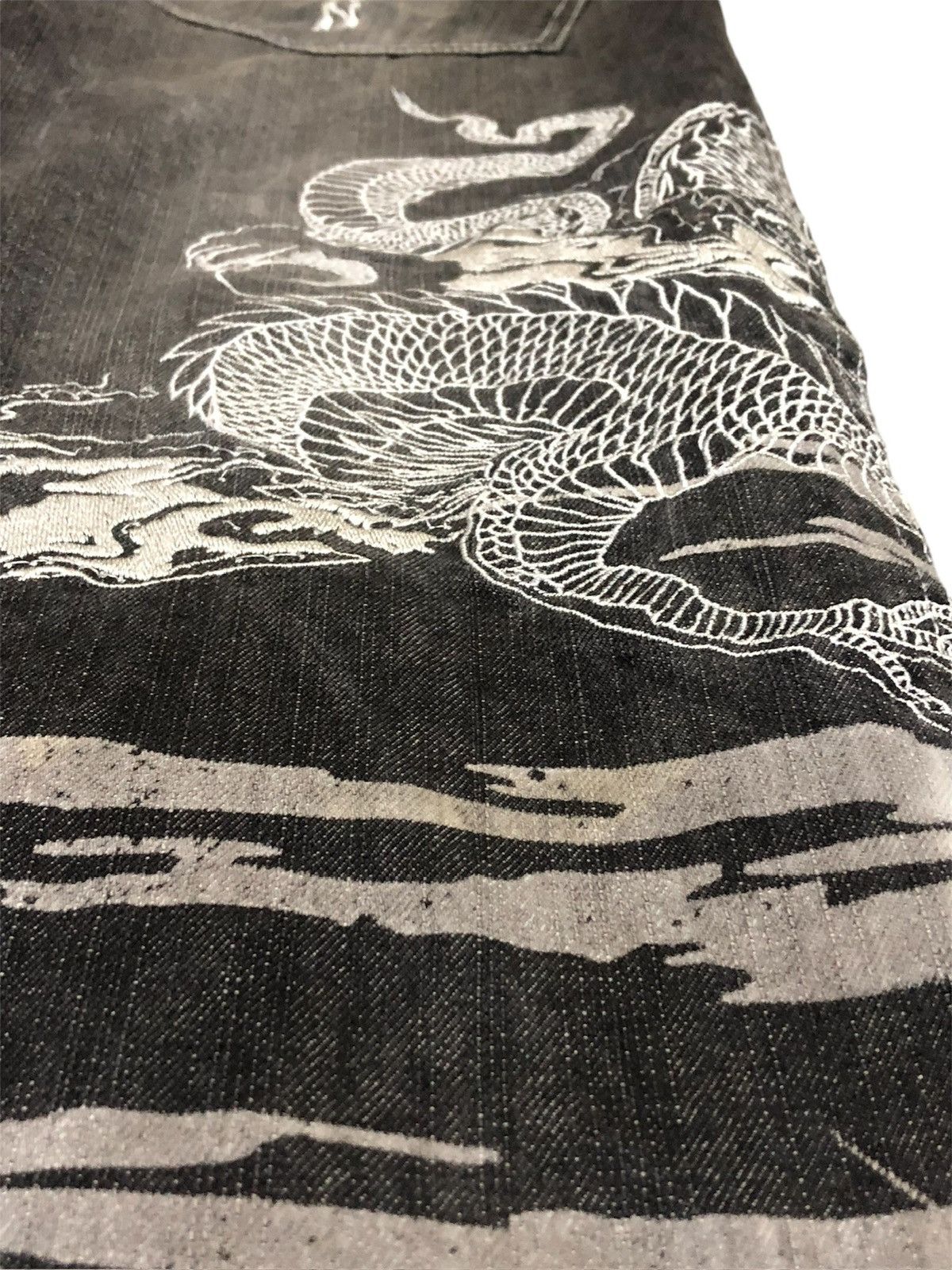 Dogtown 34x42 INSANE DOGTOWN BLACK DRAGON EMBROIDERED JEANS Size US 34 / EU 50 - 4 Thumbnail