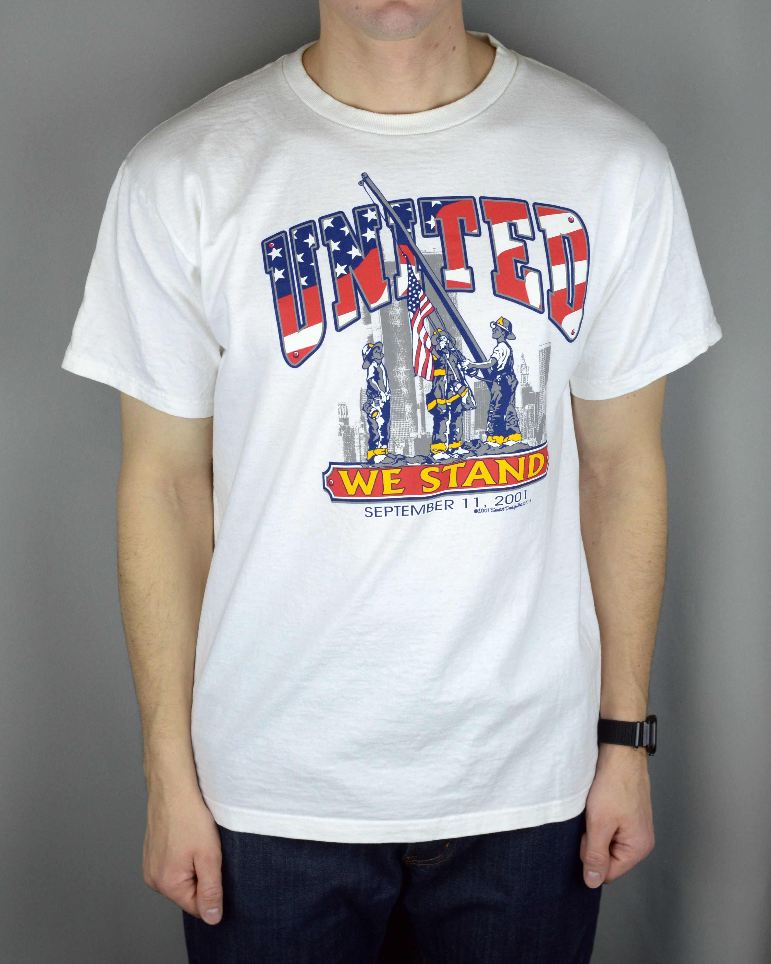 Vintage Vintage United We Stand September 11 2001 t shirrt Size US L / EU 52-54 / 3 - 1 Thumbnail