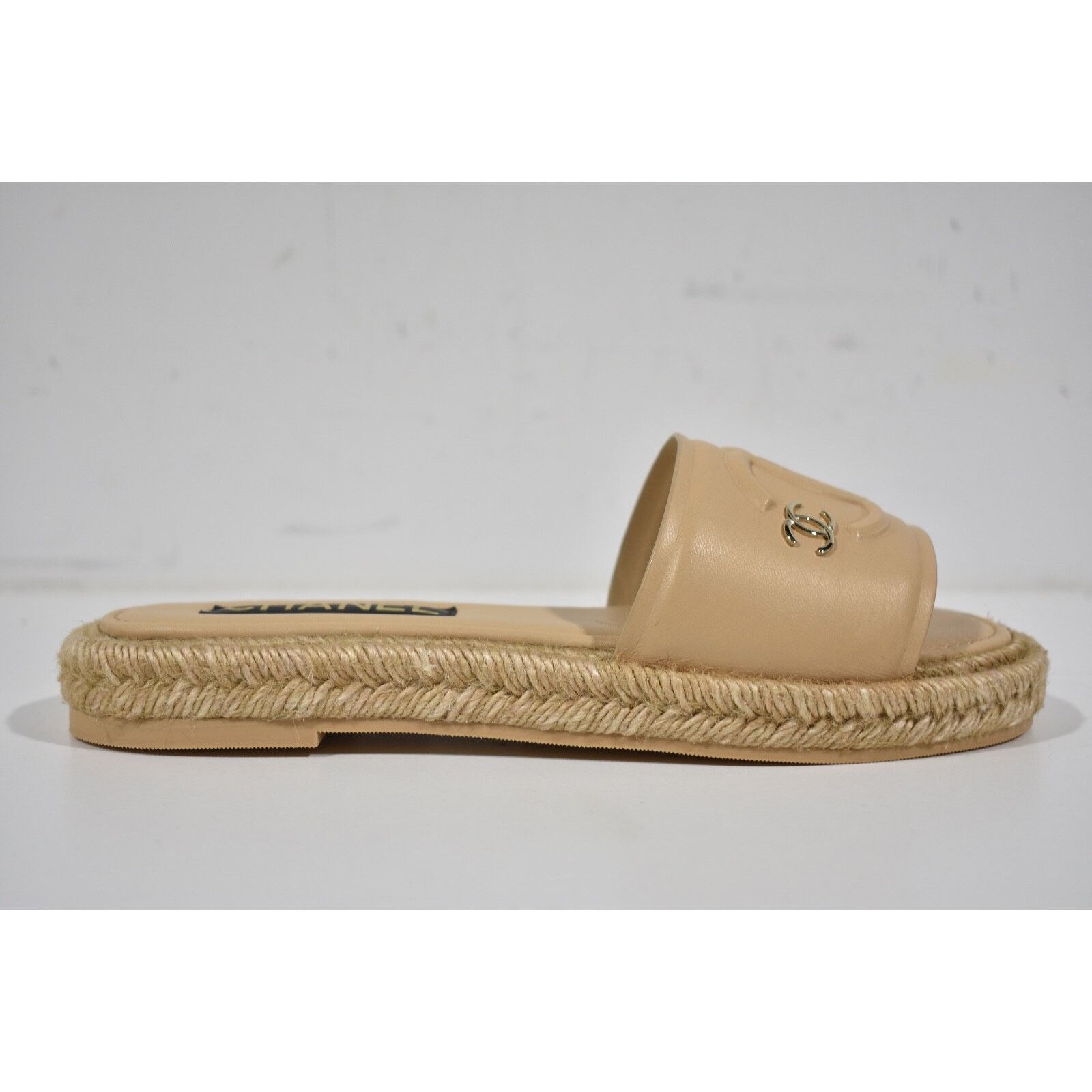 Chanel Chanel 23C Beige Lambskin Leather CC Logo Slide Sandal Size US 7 / IT 37 - 2 Thumbnail