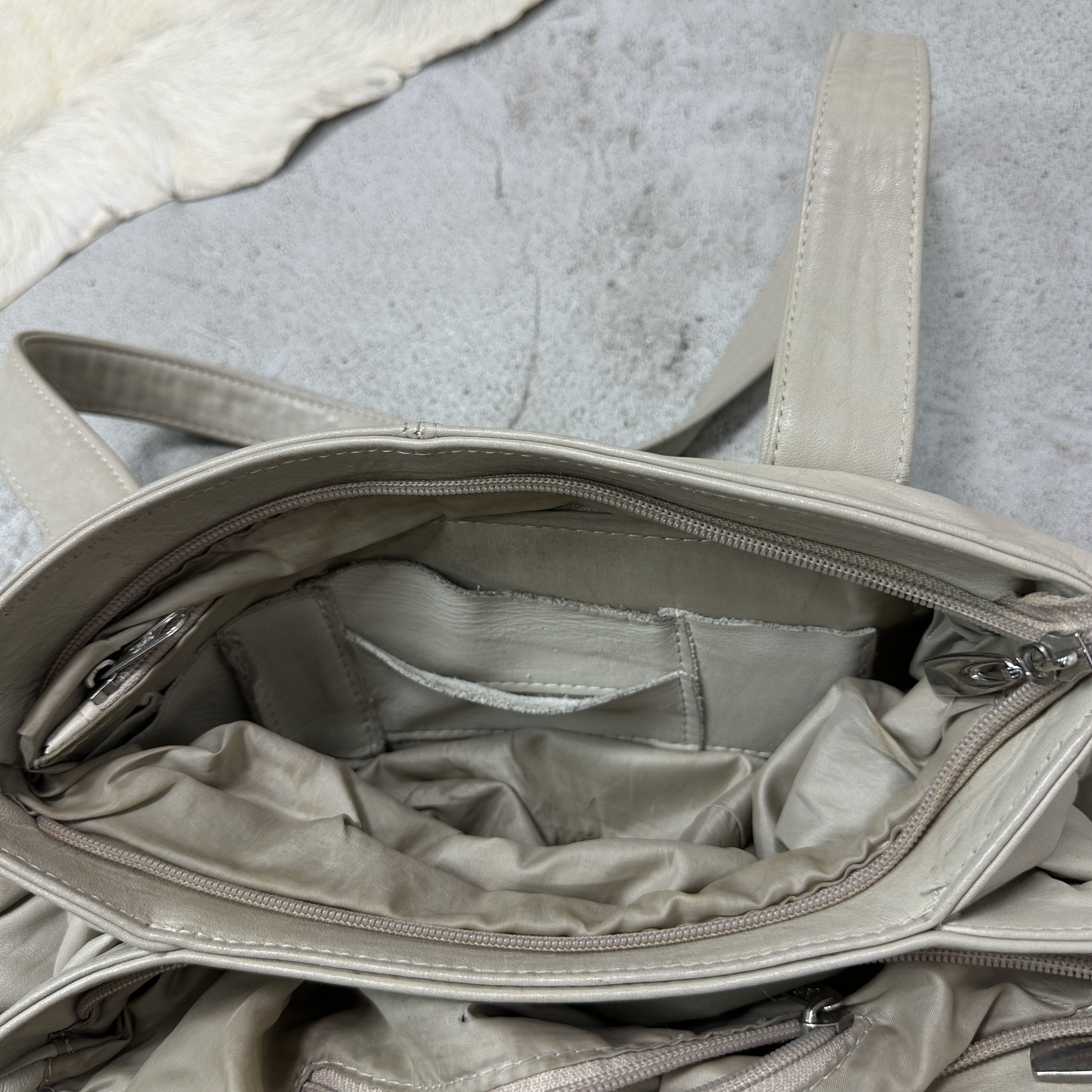 Vintage Vintage Avant Garde Leather Cream Bag Y2K Size ONE SIZE - 9 Thumbnail