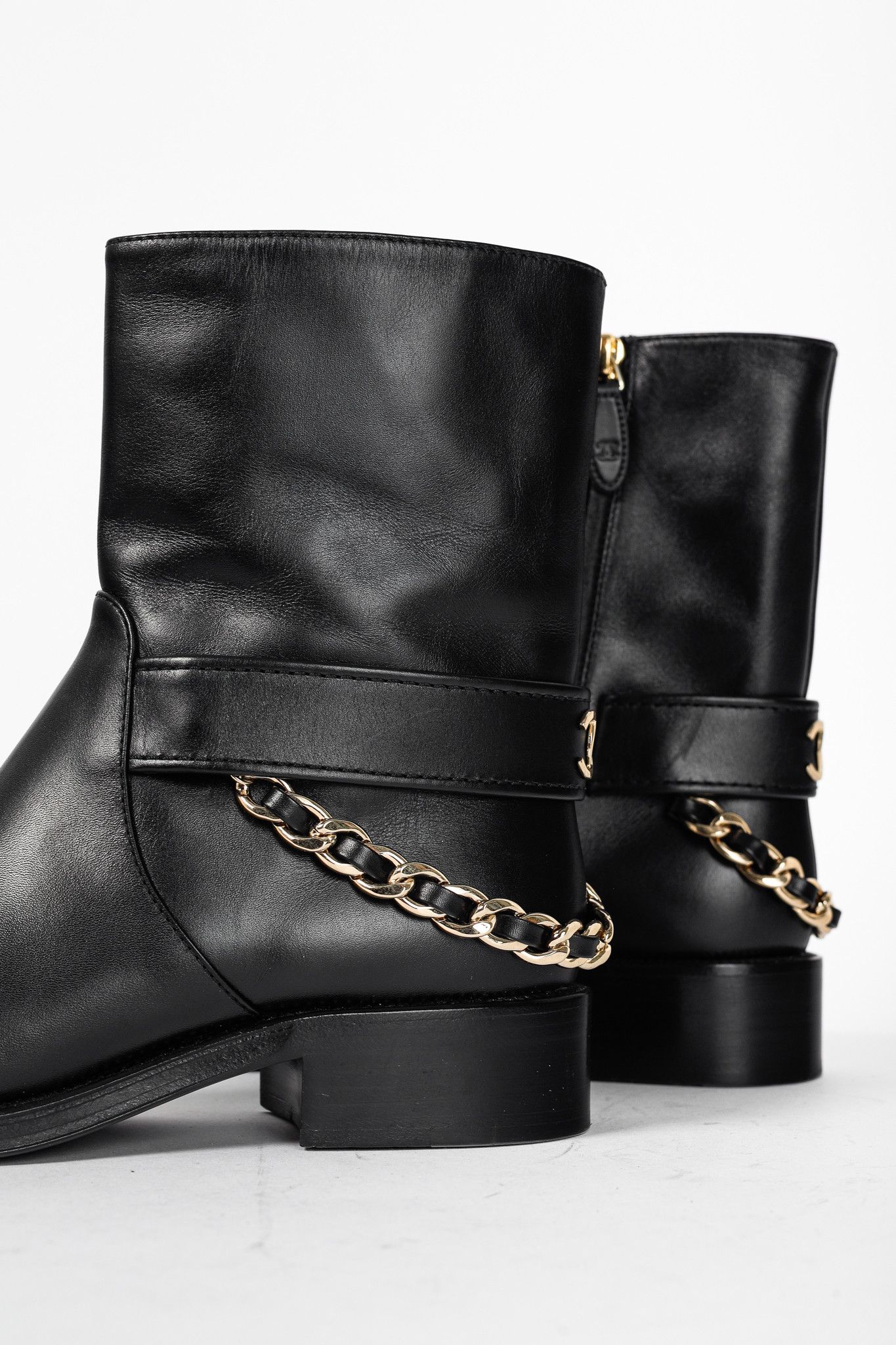 Chanel Chanel 22A Black Calfskin & Metal CC Chainlink Moto Boots Size US 5 / IT 35 - 7 Thumbnail