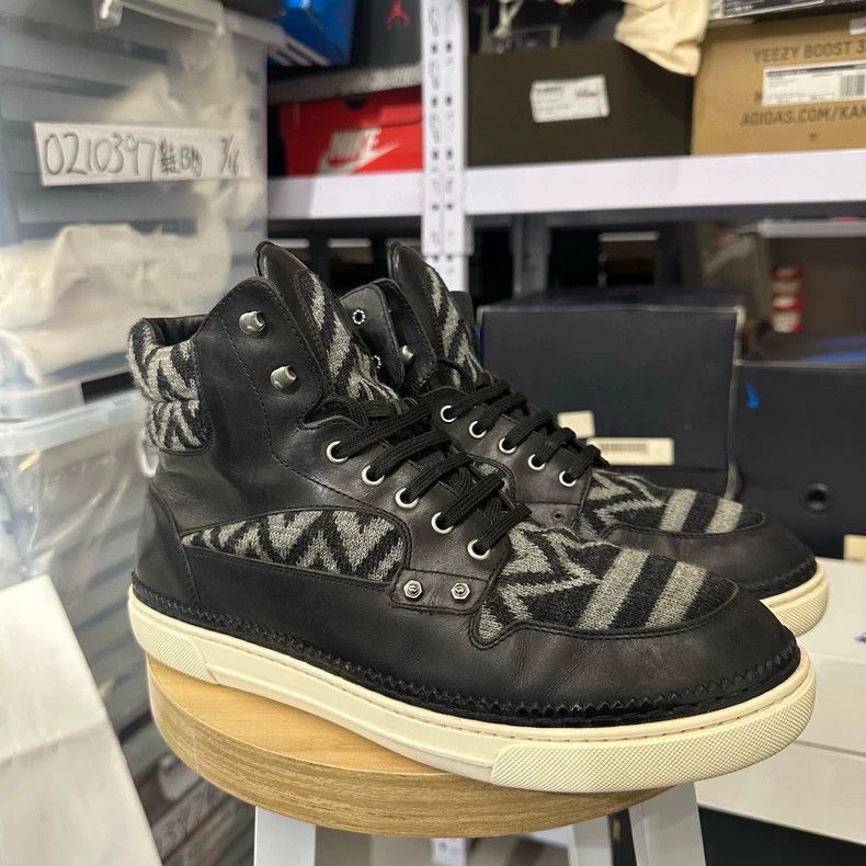 Louis Vuitton Louis Vuitton LV Sneaker Wool Material Size 42-2506 Size US 9 / EU 42 - 3 Thumbnail