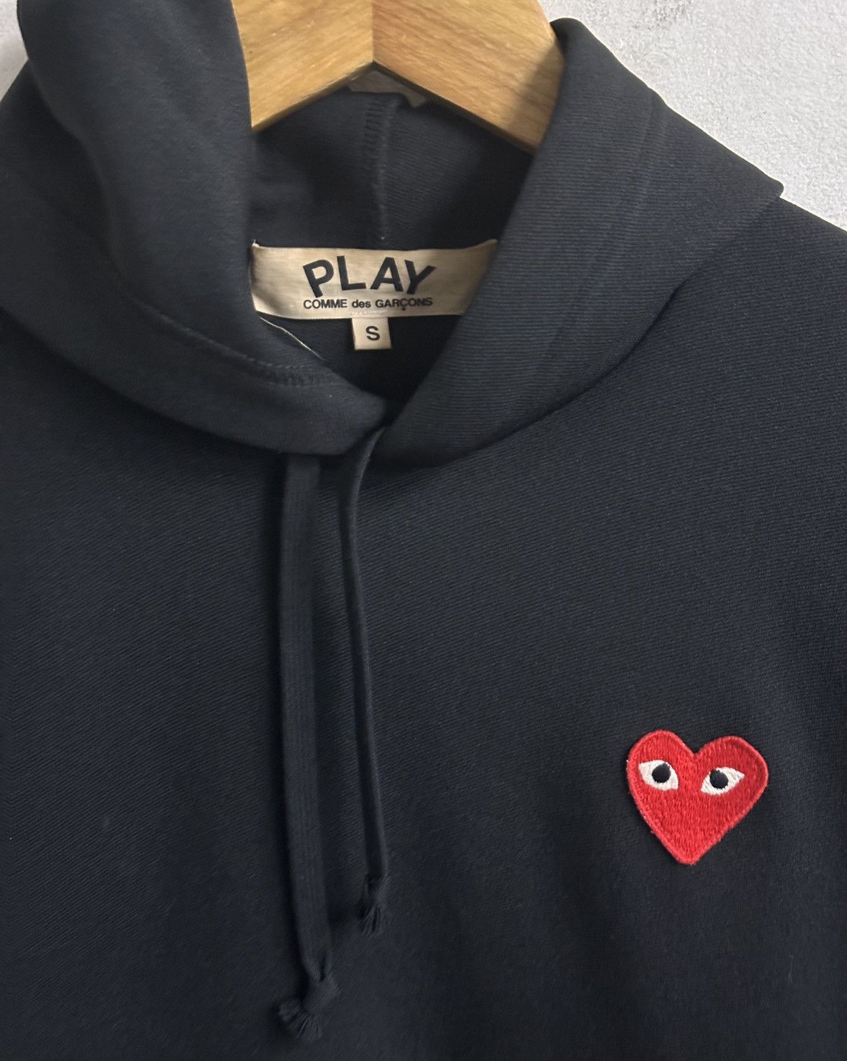 Comme des Garcons PLAY Comme Des Garcons Play Hoodie Size S / US 4 / IT 40 - 2 Thumbnail