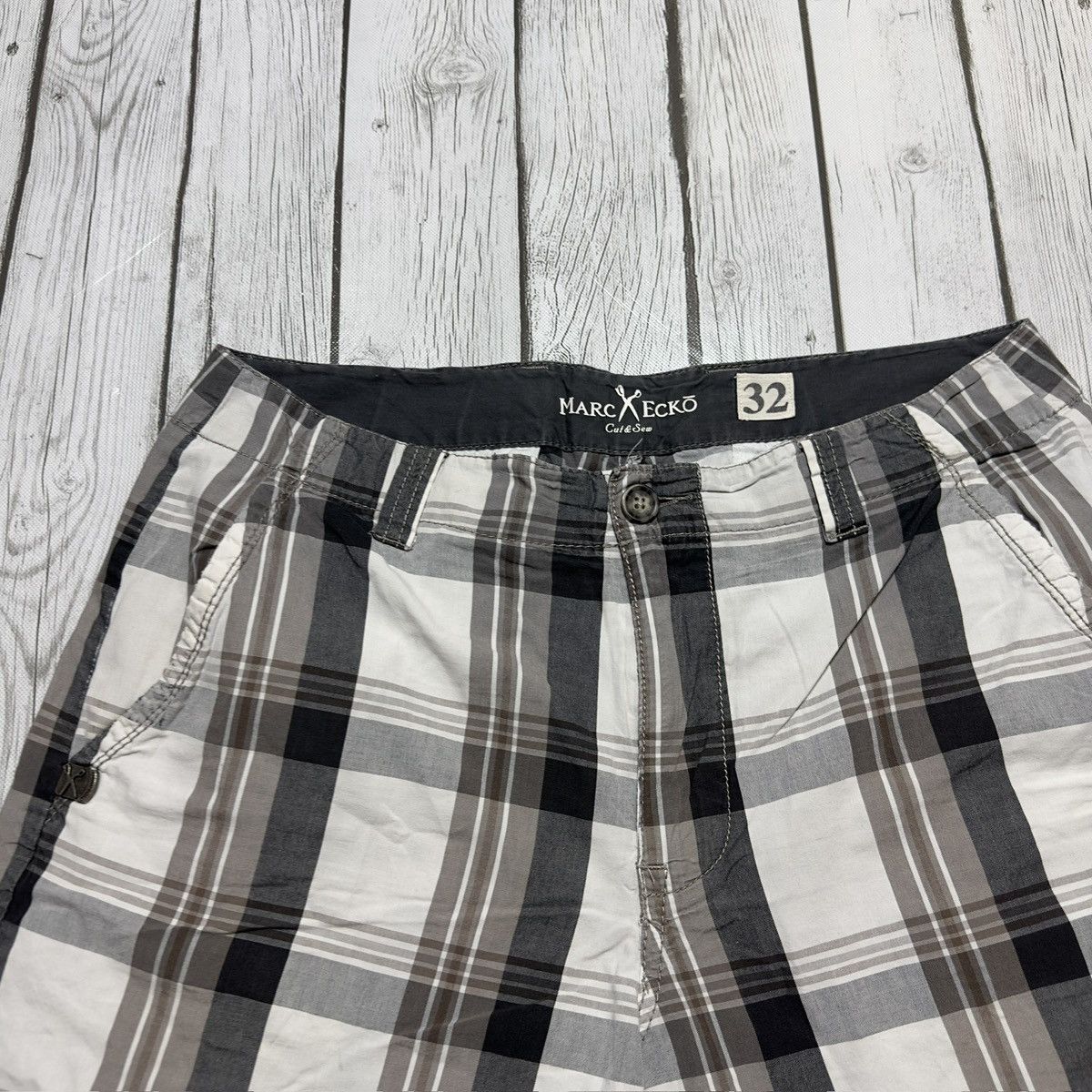 Marc Ecko Marc Ecko Cut & Sew shorts Size US 32 / EU 48 - 3 Thumbnail