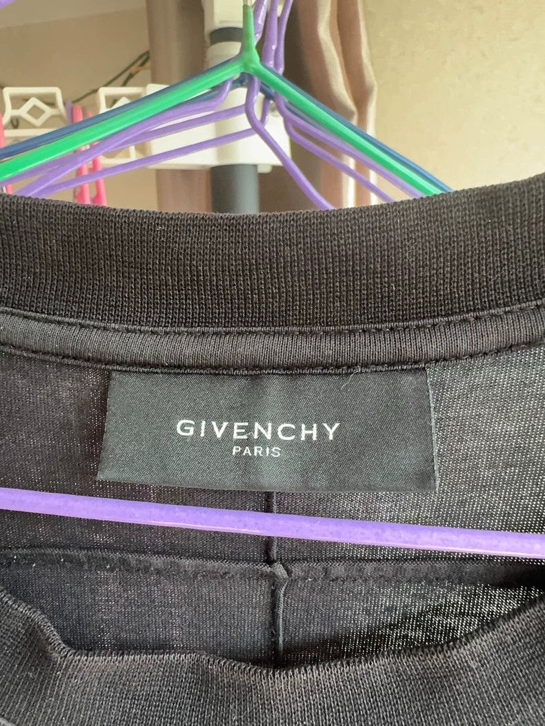 Givenchy Givenchy Short-sleeved T-shirt / Flower shark T-shirt Size US M / EU 48-50 / 2 - 3 Thumbnail