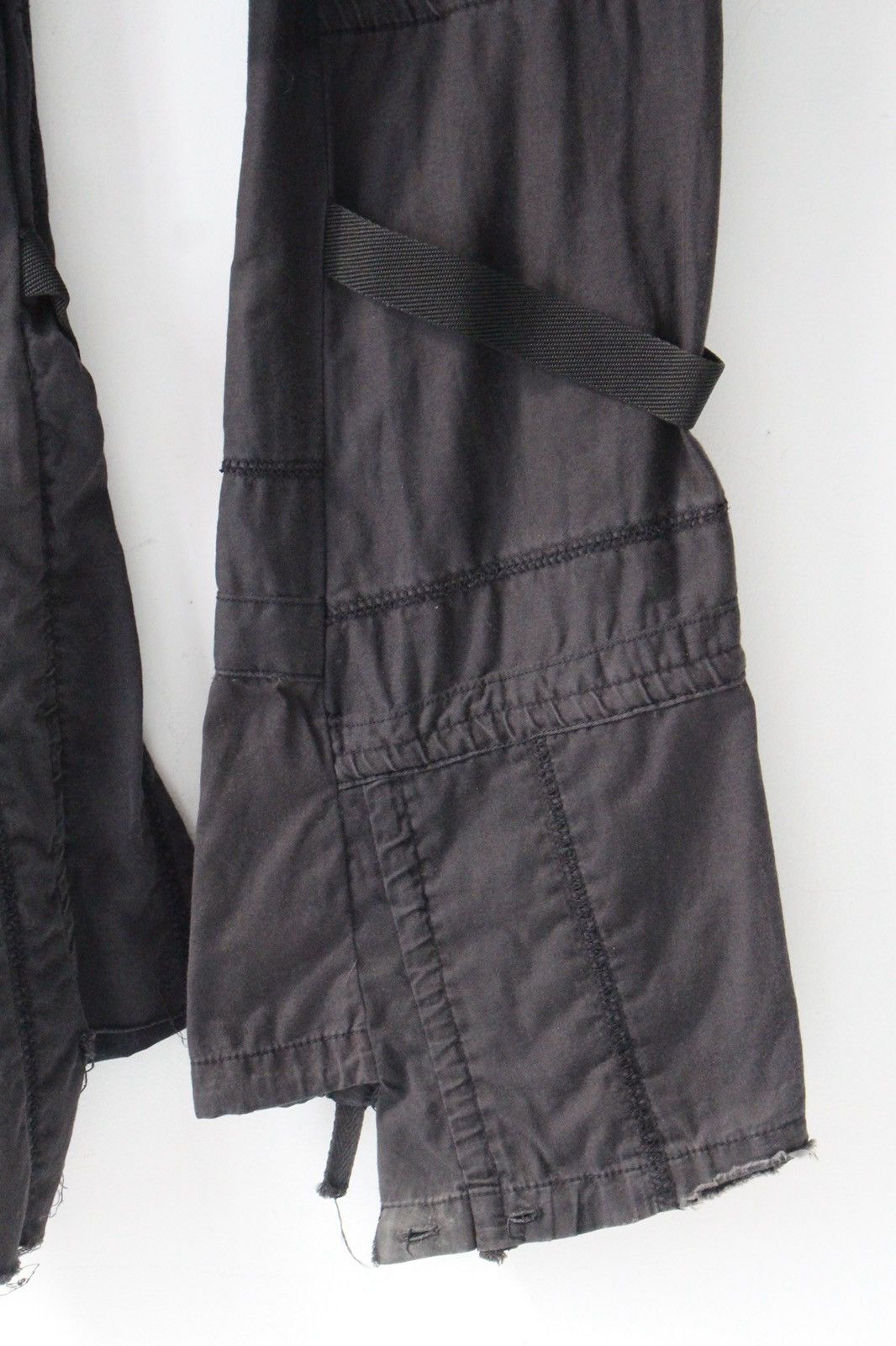 If Six Was Nine 2000S JAPANESE RECONSTRUCTED MULTI-POCKET DISTRESSED PANTS Size US 30 / EU 46 - 8 Thumbnail