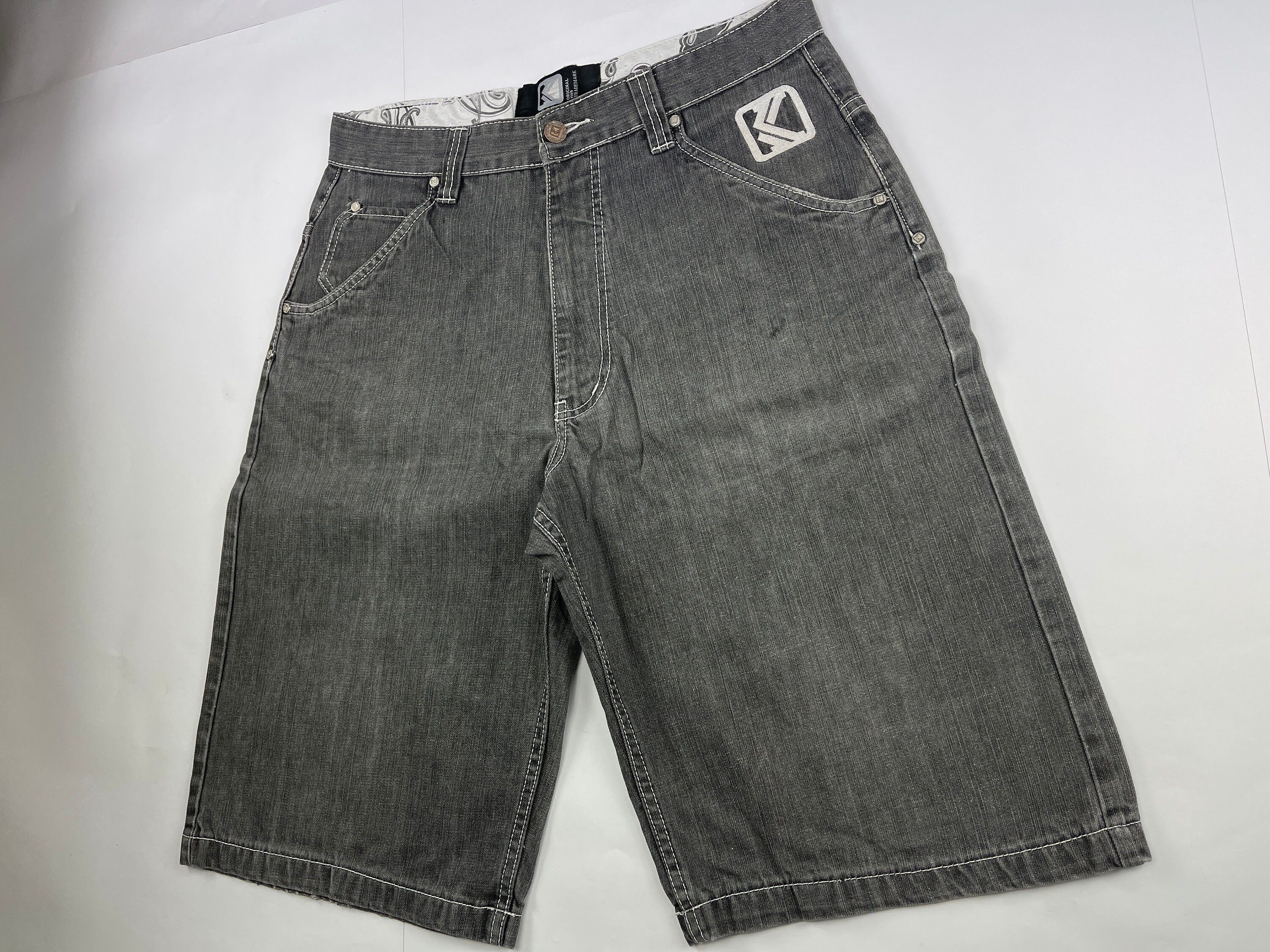 Karl Kani KARL KANI shorts, vintage hip hop baggy jeans, 90s size W 34 Size US 34 / EU 50 - 7 Thumbnail