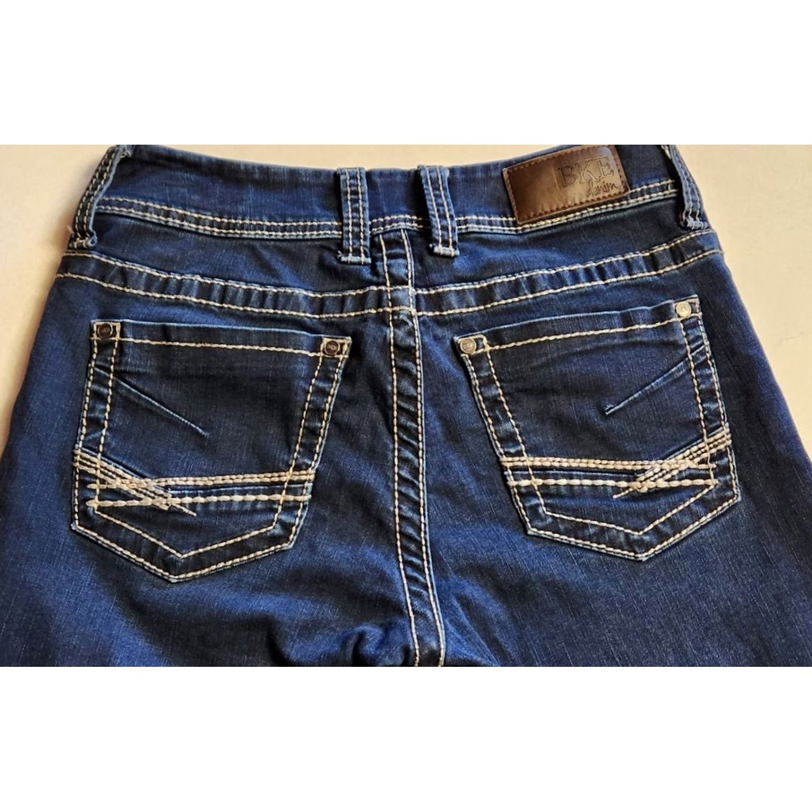 Vintage Buckle BKE Dakota Jeans Women's Dark Blue Denim Straight 26 Hemmed 27x30 5-Pocket Embroidered Size 26" / US 2 / IT 38 - 4 Thumbnail