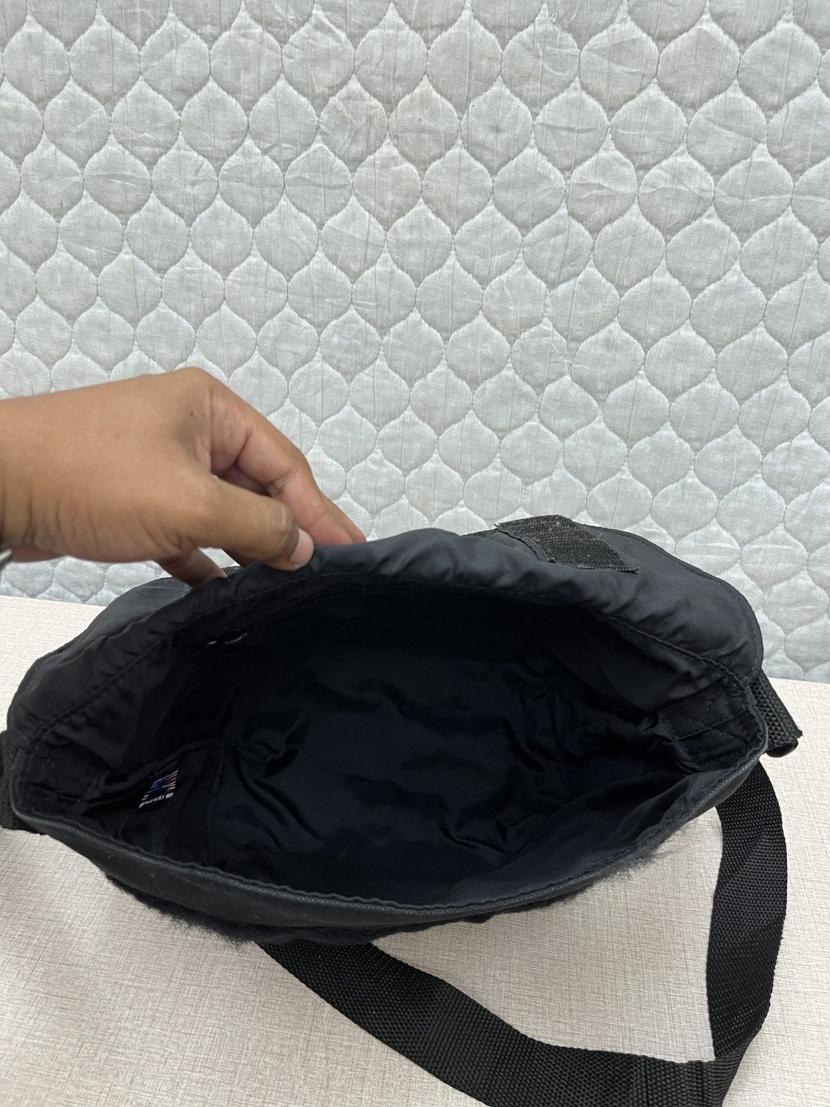 BEAMS GOTHAM CITY SLING BAG