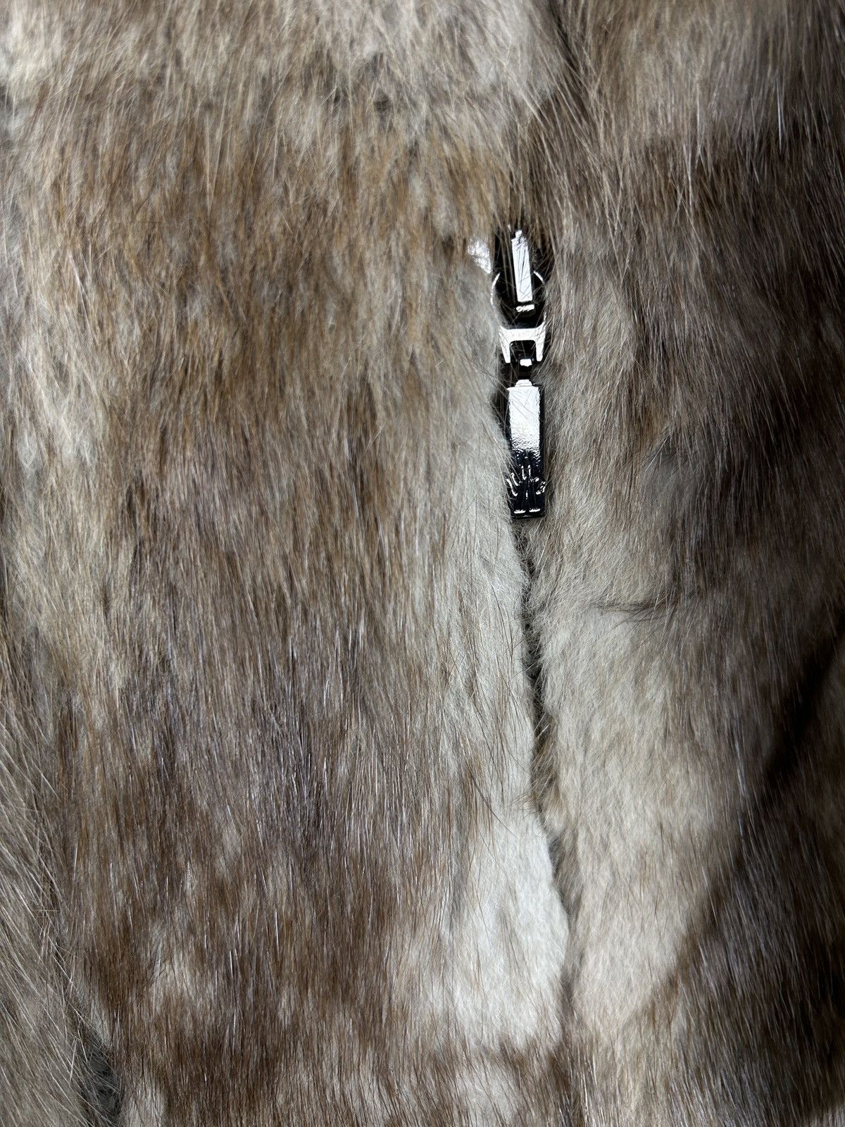 Moncler Moncler Carene Giubbotto Fur Down Light Puffer Jacket Size S / US 4 / IT 40 - 3 Thumbnail