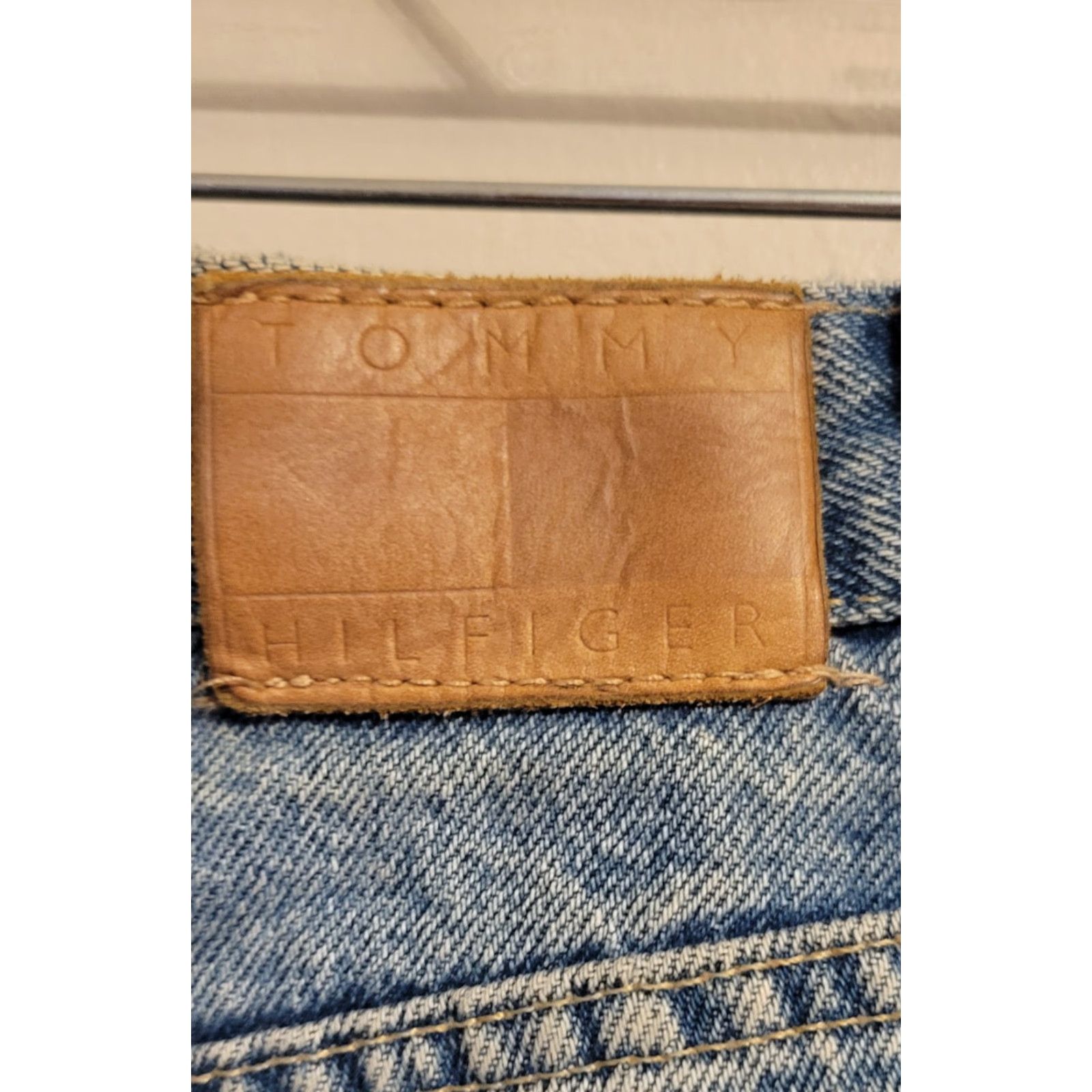 Tommy Hilfiger VINTAGE Tommy Hilfiger Boyfriend Jeans 6 31" Inseam Womens Light Blue 5-Pocket Logo Jeans Women's Size 28" / US 6 / IT 42 - 6 Thumbnail