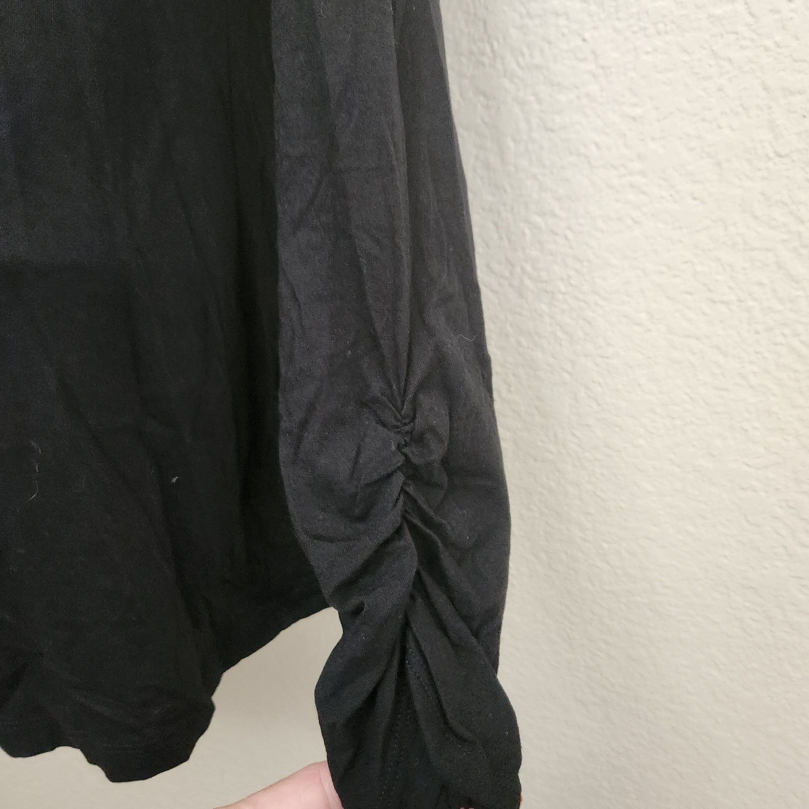Old Navy Old Navy Black Draped Neckline Long Ruched Sleeves Top Large Size L / US 10 / IT 46 - 3 Thumbnail