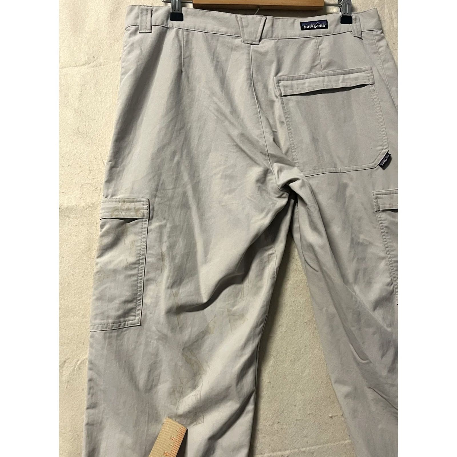 Patagonia Patagonia Cargo Pants Men Beige 34 Nylon Regular Inseam See Pics Size US 34 / EU 50 - 7 Thumbnail