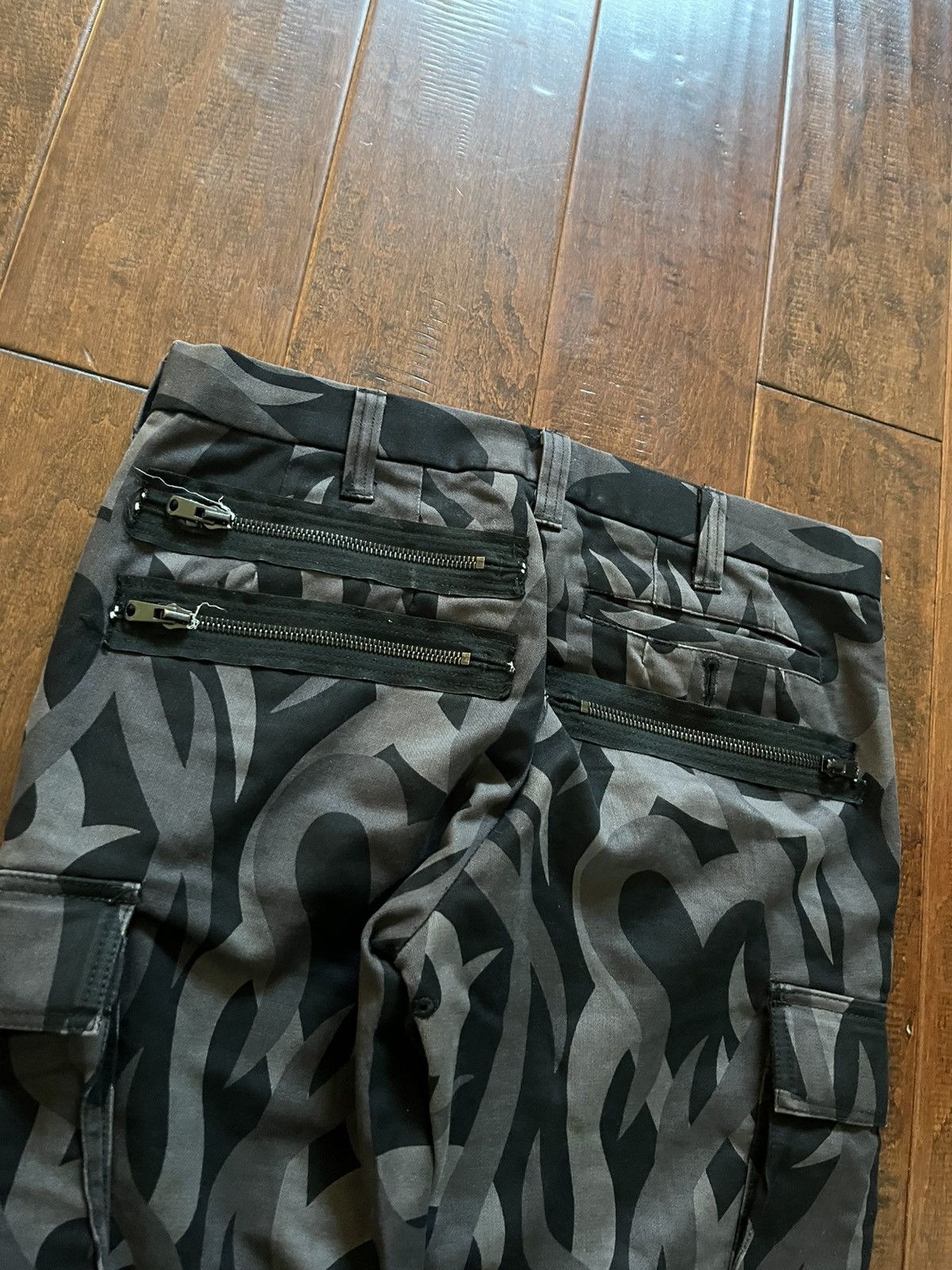 Number (N)ine AW04 Black Tribal Camo Bondage Zipper Cargo Pants FW04 Size US 29 - 9 Thumbnail