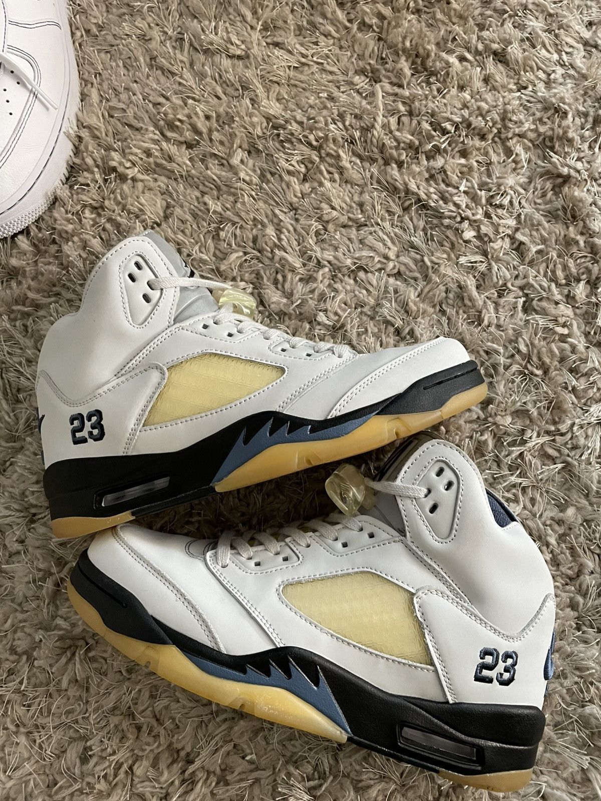 A Ma Maniere × Jordan Brand Jordan 5 A Ma Maniere x Jordan 5 Dawn Size US 7 / EU 40 - 2 Thumbnail