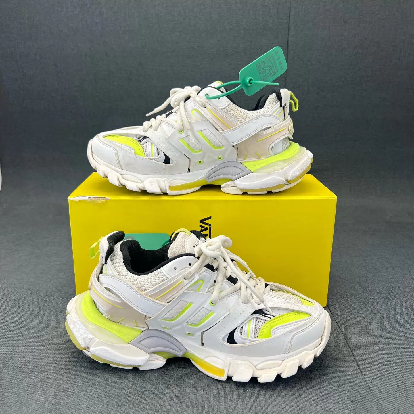 Balenciaga Balenciaga Track Sneaker White Green 37 women's Size US 7 / IT 37 - 3 Thumbnail