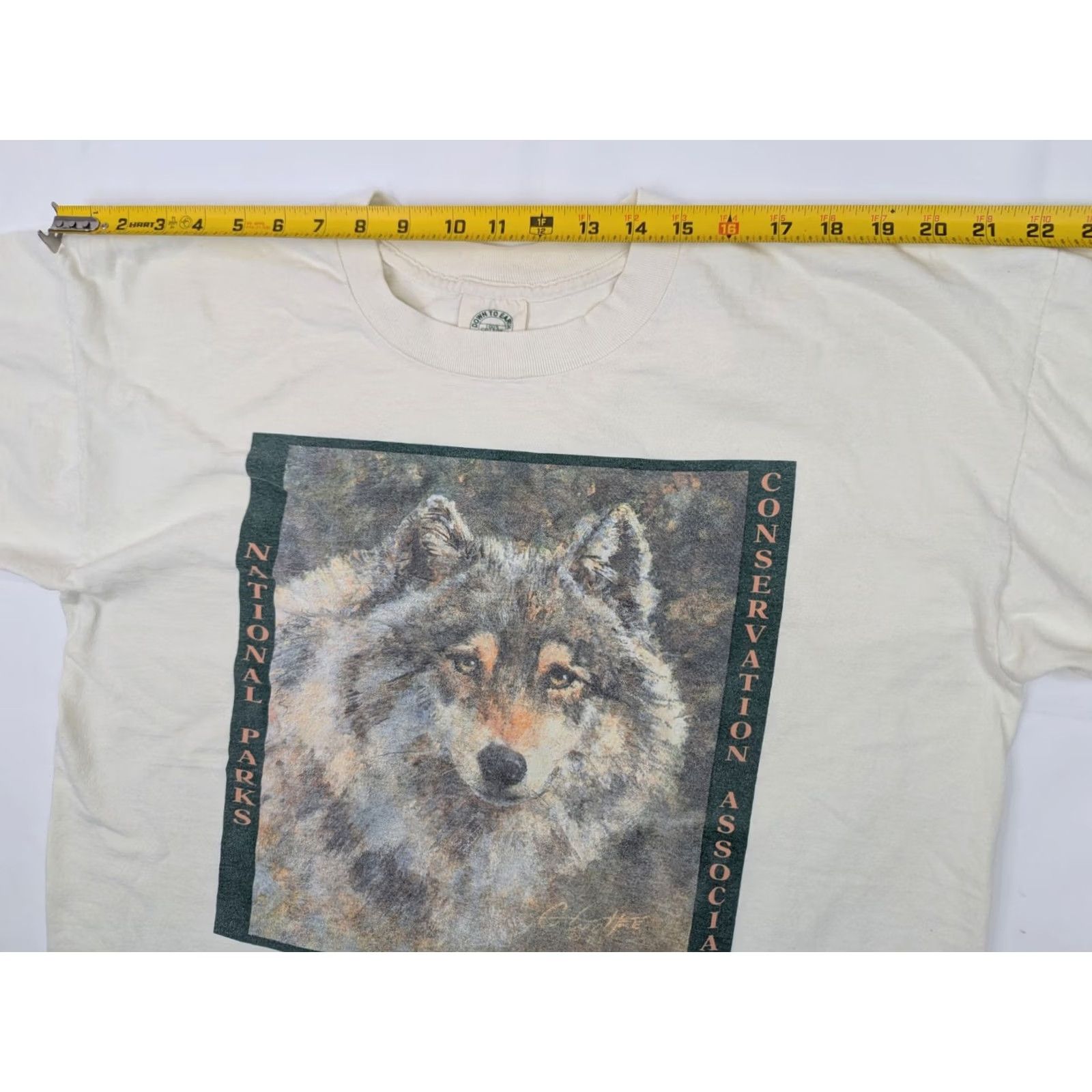Vintage VINTAGE Trench Wolf Graphic Shirt Men L Short Sleeve White 1990s Animals Crew Neck T-Shirt Size US L / EU 52-54 / 3 - 7 Thumbnail