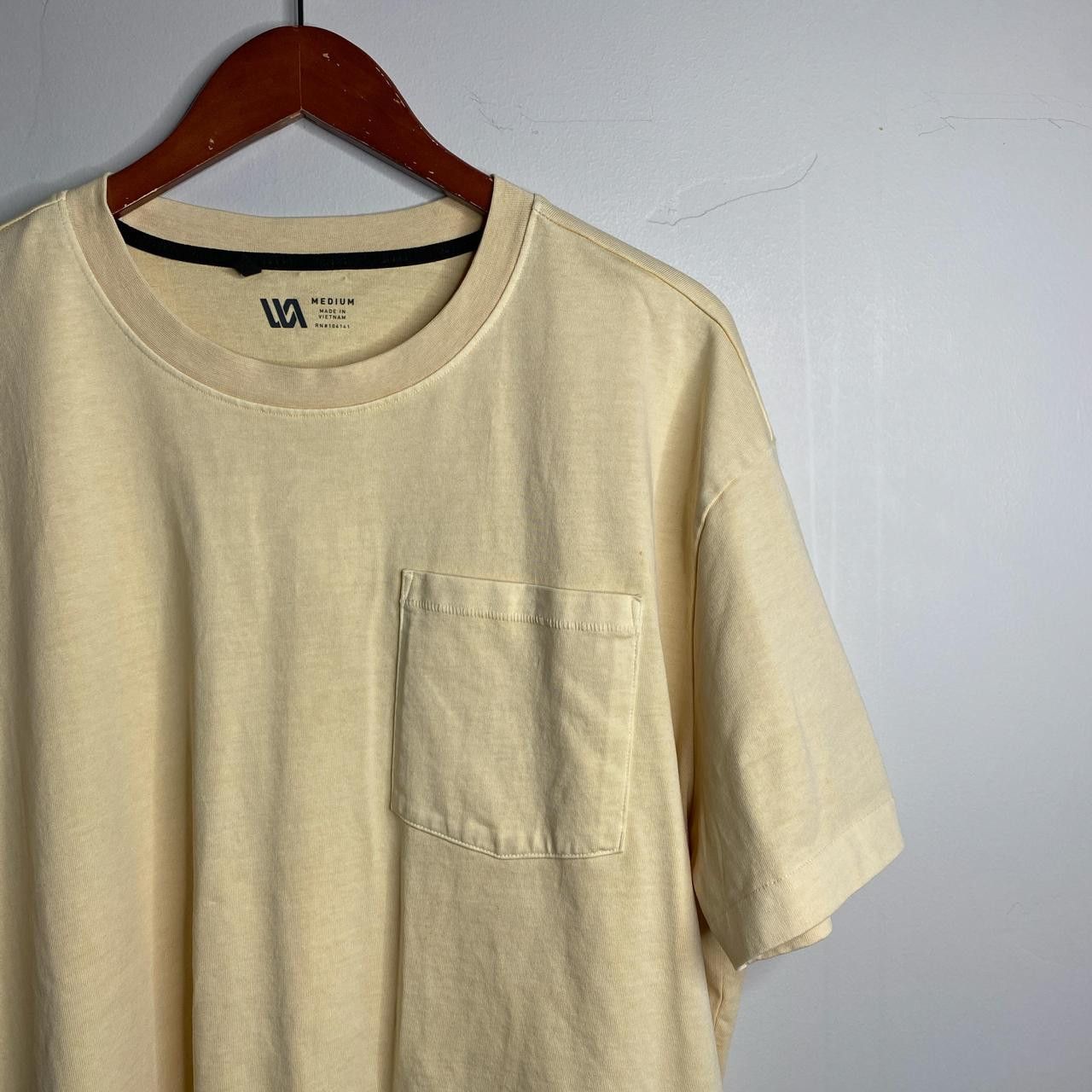 Other Size medium yellow tee Size US M / EU 48-50 / 2 - 2 Thumbnail