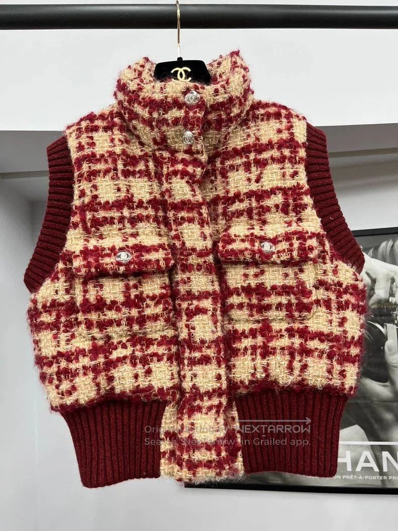Chanel Chanel 24N Coco Neige Red Tweed Vest. Size US S / EU 44-46 / 1 - 1 Thumbnail