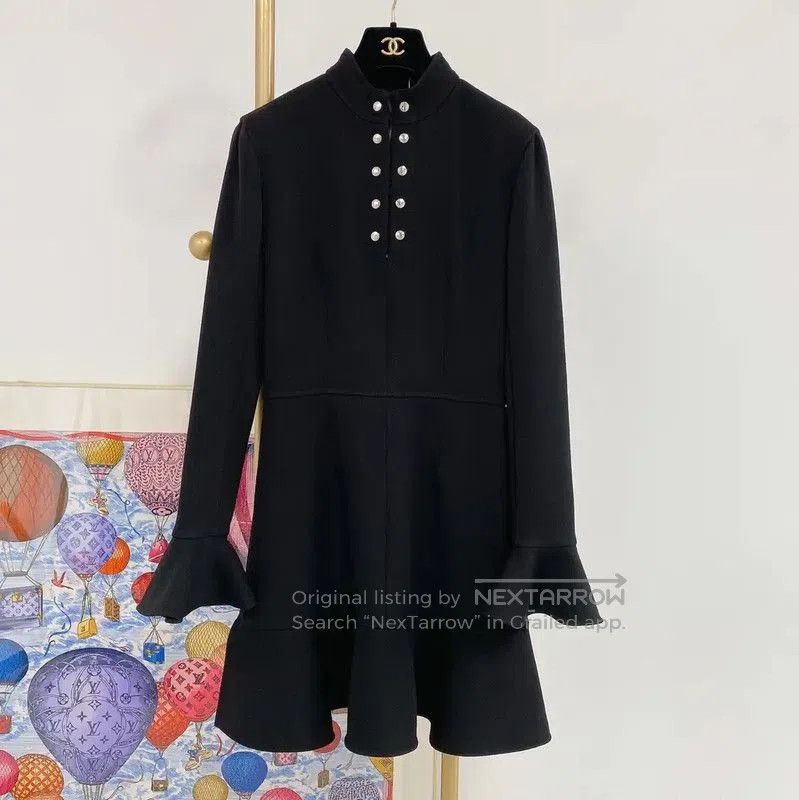 Louis Vuitton Louis Vuitton Black Wool Long Sleeve Dress . Size M / US 6-8 / IT 42-44 - 1 Thumbnail