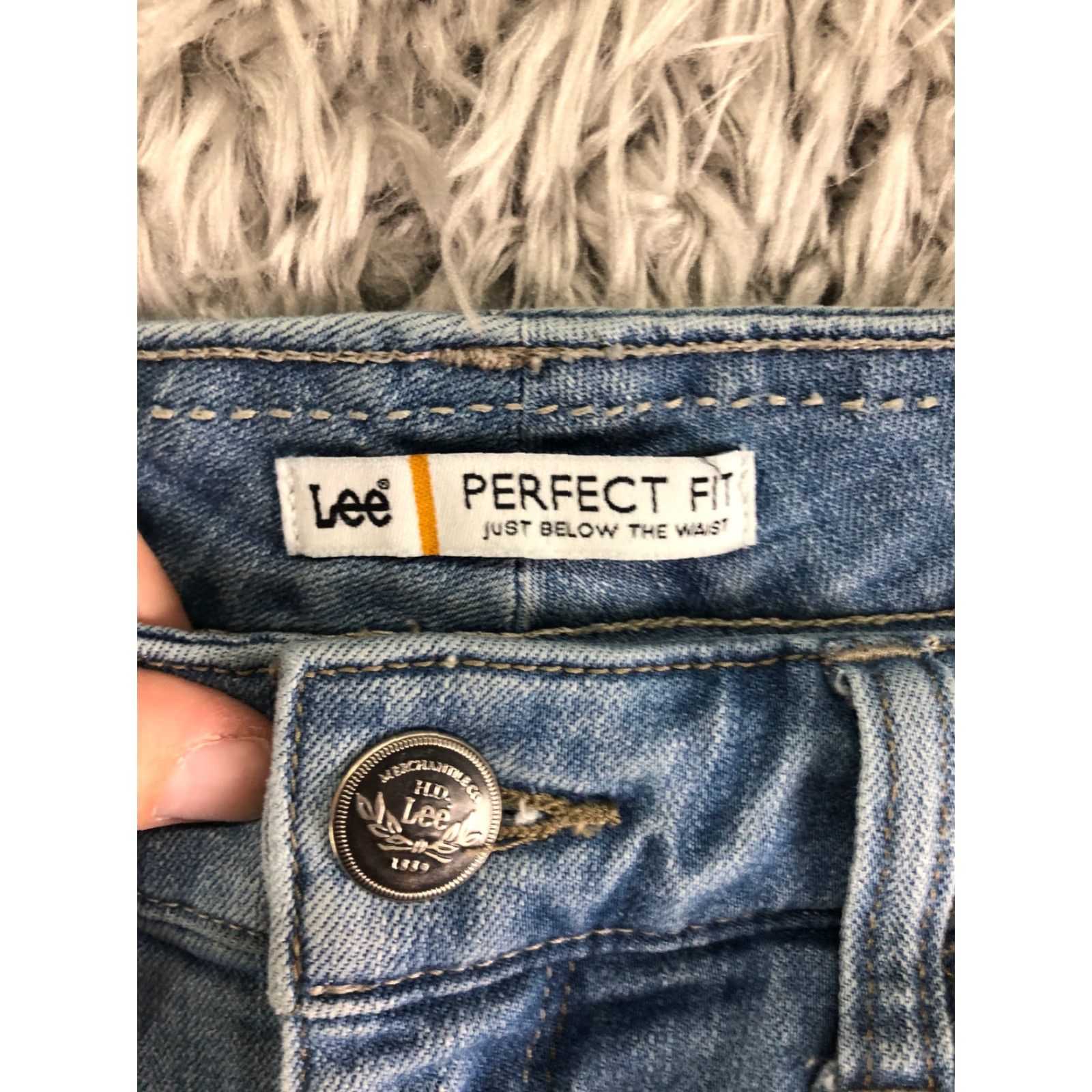 Levi's Lee Perfect Fit Womens Size 4 Mid Rise Bermuda Blue Denim Jean Shorts Size 27" / US 4 / IT 40 - 6 Thumbnail