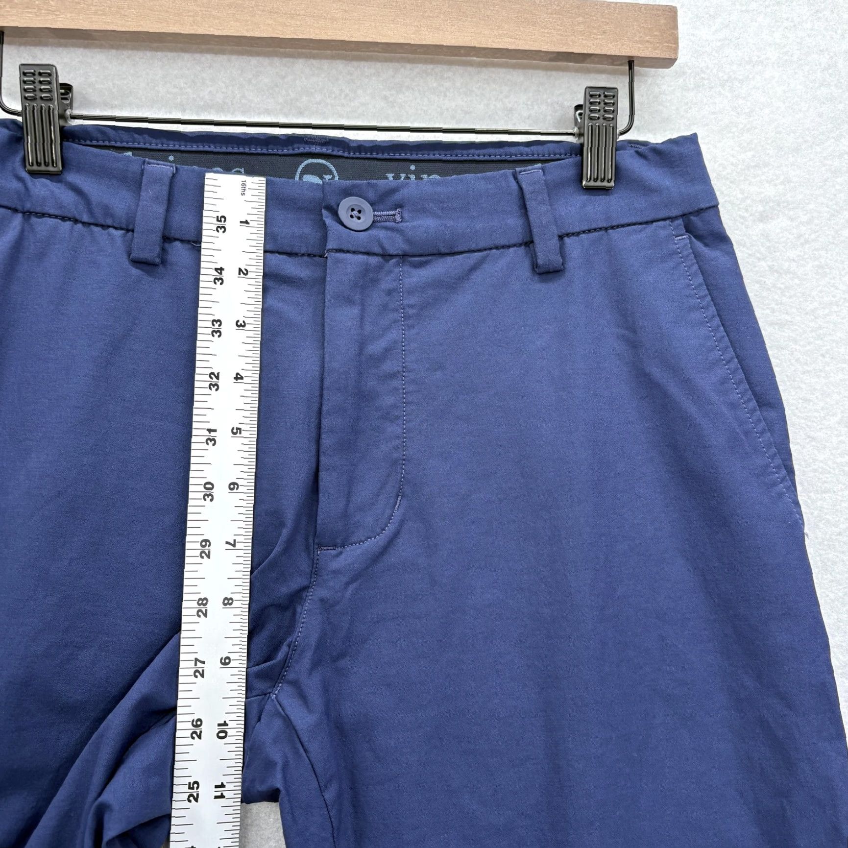 Vineyard Vines Vineyard Vines On-The-Go Pants Mens 30x30 Blue Stretch Tech Chino Casual Golf Pants Mens Blue 30 Inseam Straight Zip Front Button Logo N/A Size US 30 / EU 46 - 6 Thumbnail