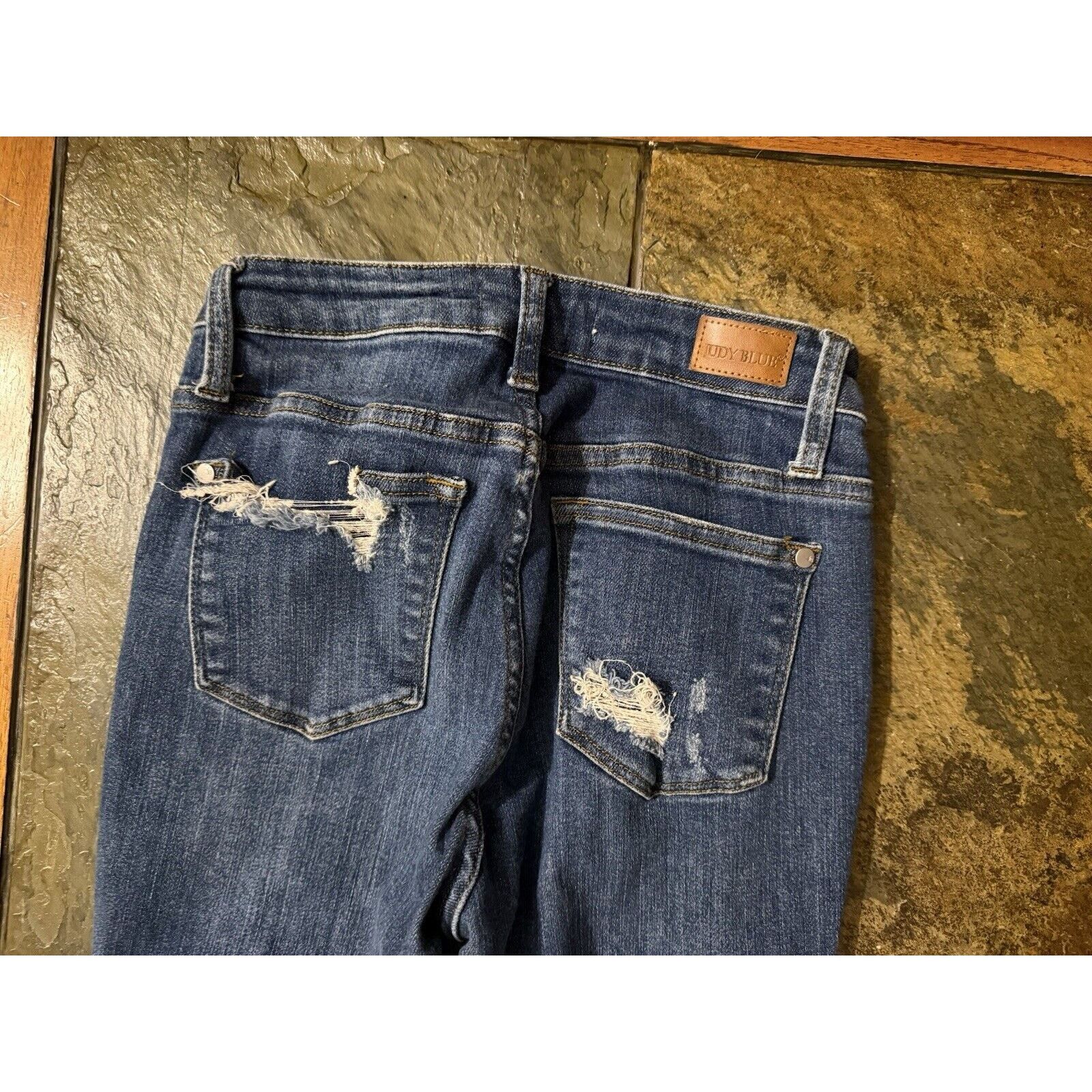 Judy Blue Judy Blue Cropped Jean Raw Fringe Hem Ankle USA Made Size 25" / US 0 / IT 36 - 2 Thumbnail