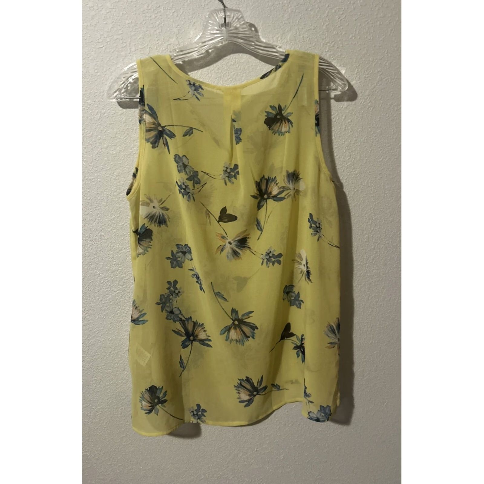Vintage Maurices Blouse Shirt Womens V-Neck Sleeveless Floral Yellow Med Sheer Knit Polyester Size M / US 6-8 / IT 42-44 - 3 Thumbnail