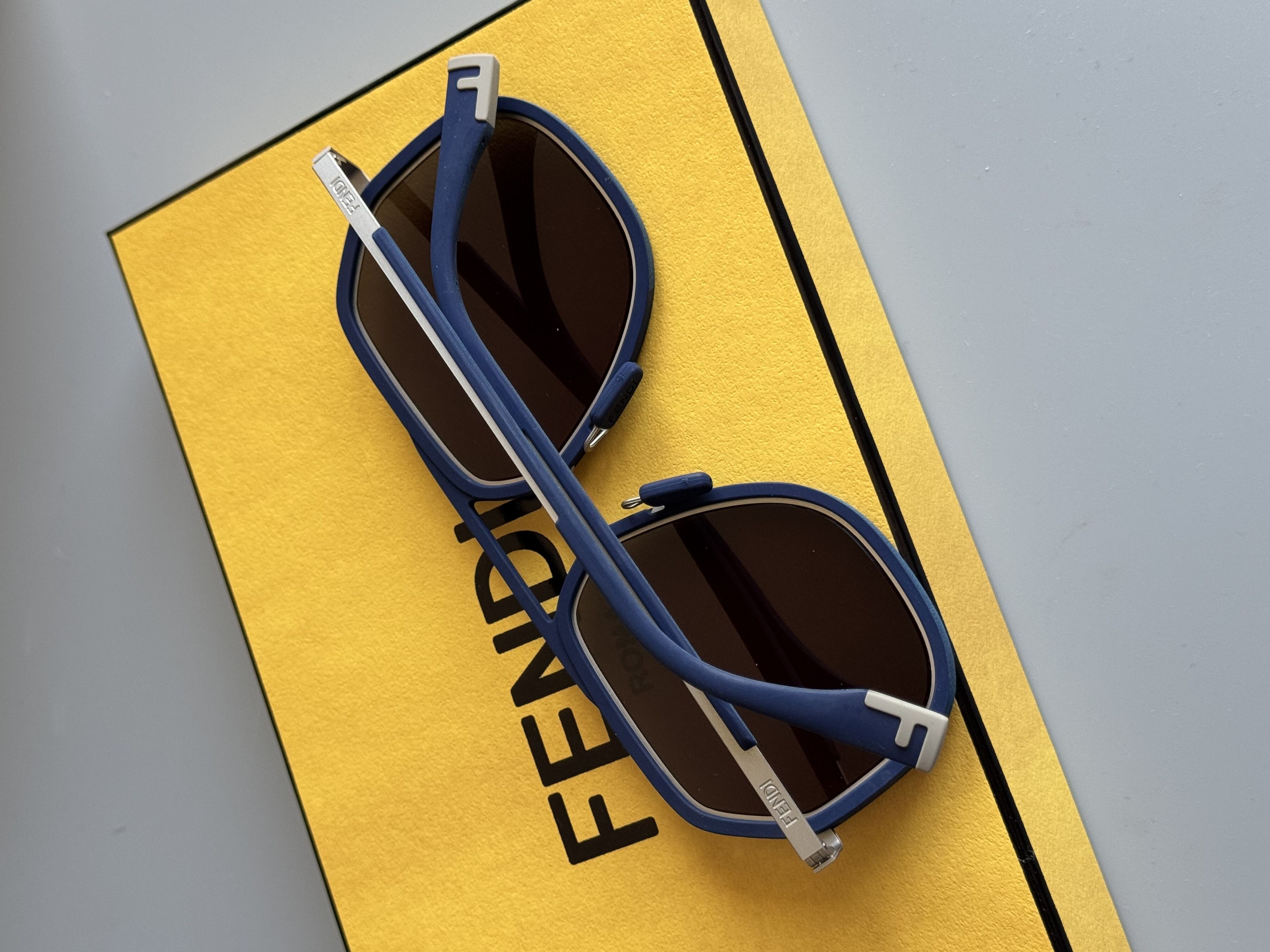 Fendi Fendi Sunglasses Size ONE SIZE - 5 Thumbnail
