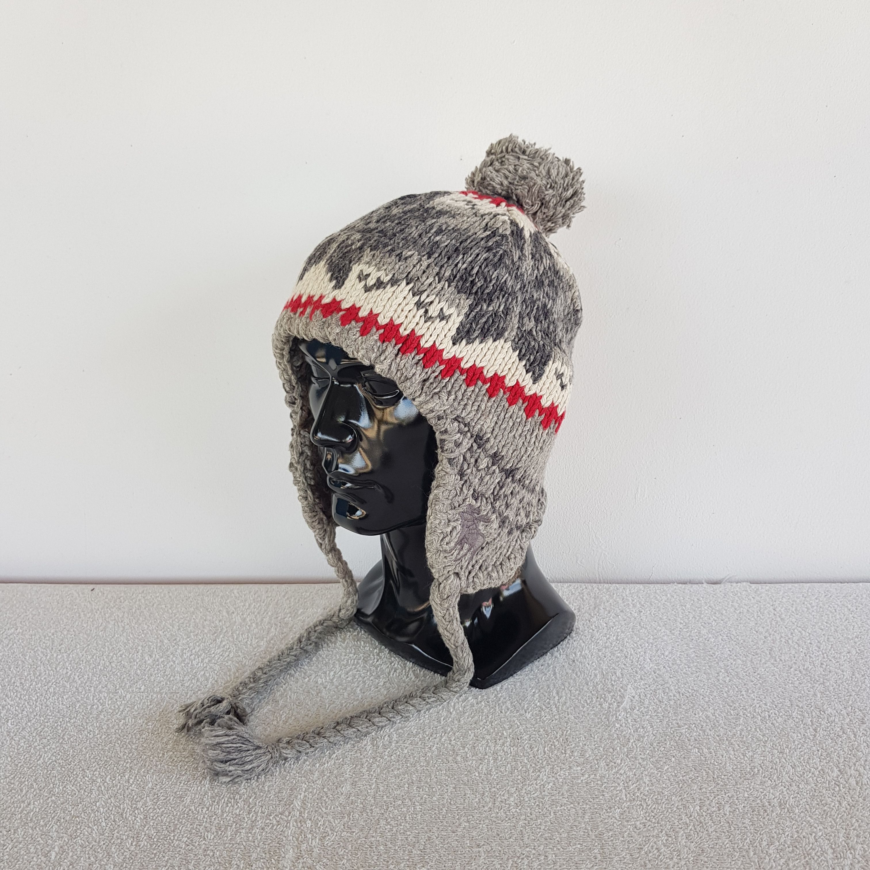 Abercrombie & Fitch Vintage Aztec Navajo Psychedelic Earflap Beanie Pom Ski Hats Size ONE SIZE - 1 Thumbnail