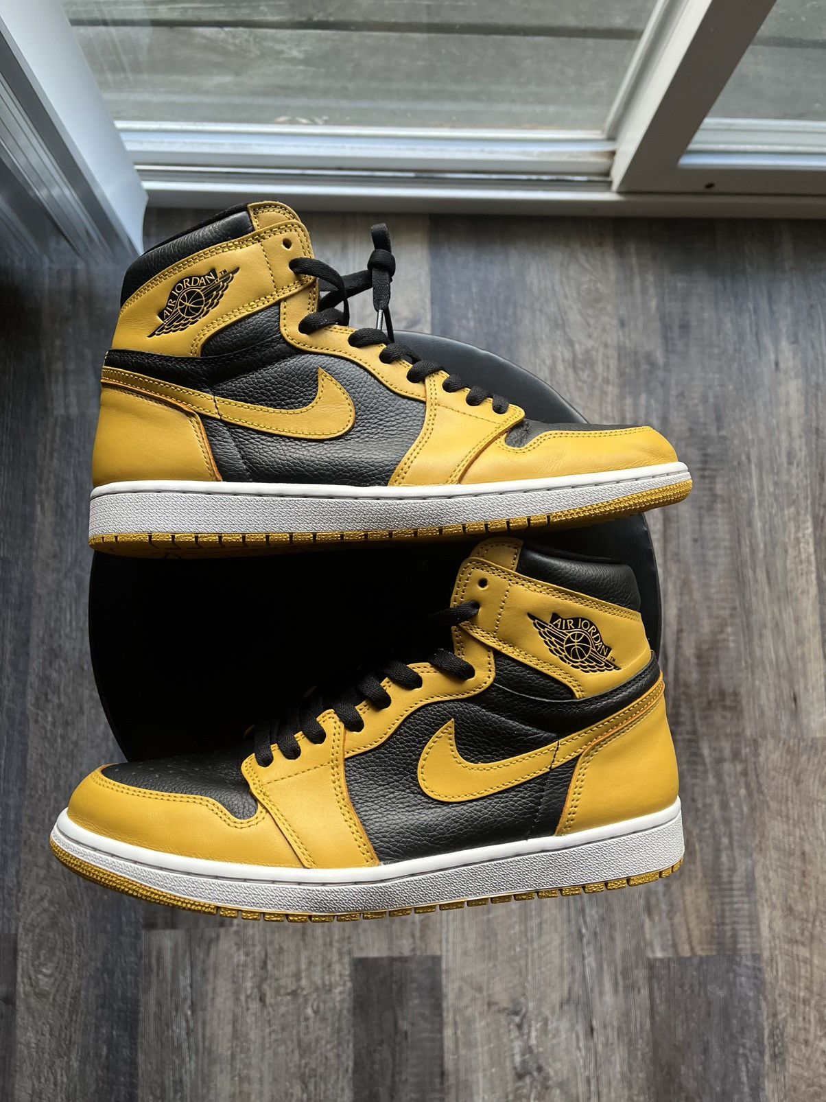 Air Jordan 1 Retro High OG “Pollen” 555088-701 sz 10.5
